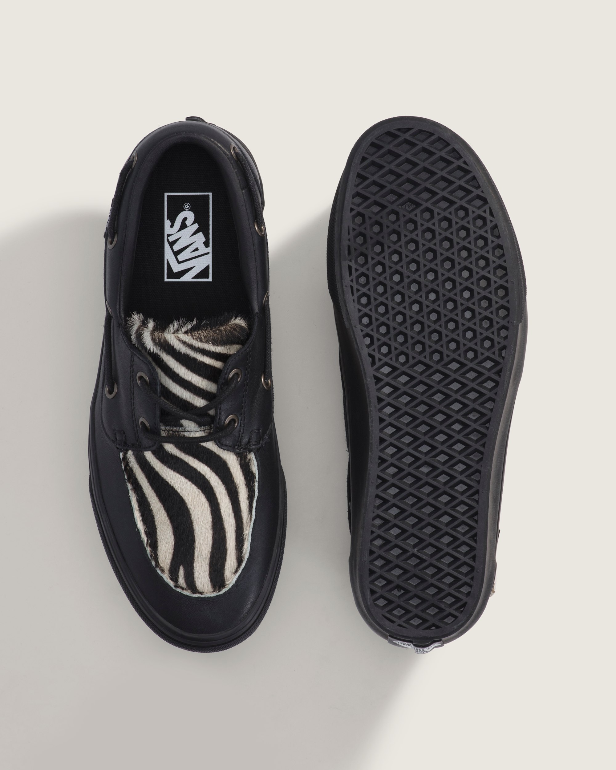 2Eyelet Boat Shoe VANS Black ALT2
