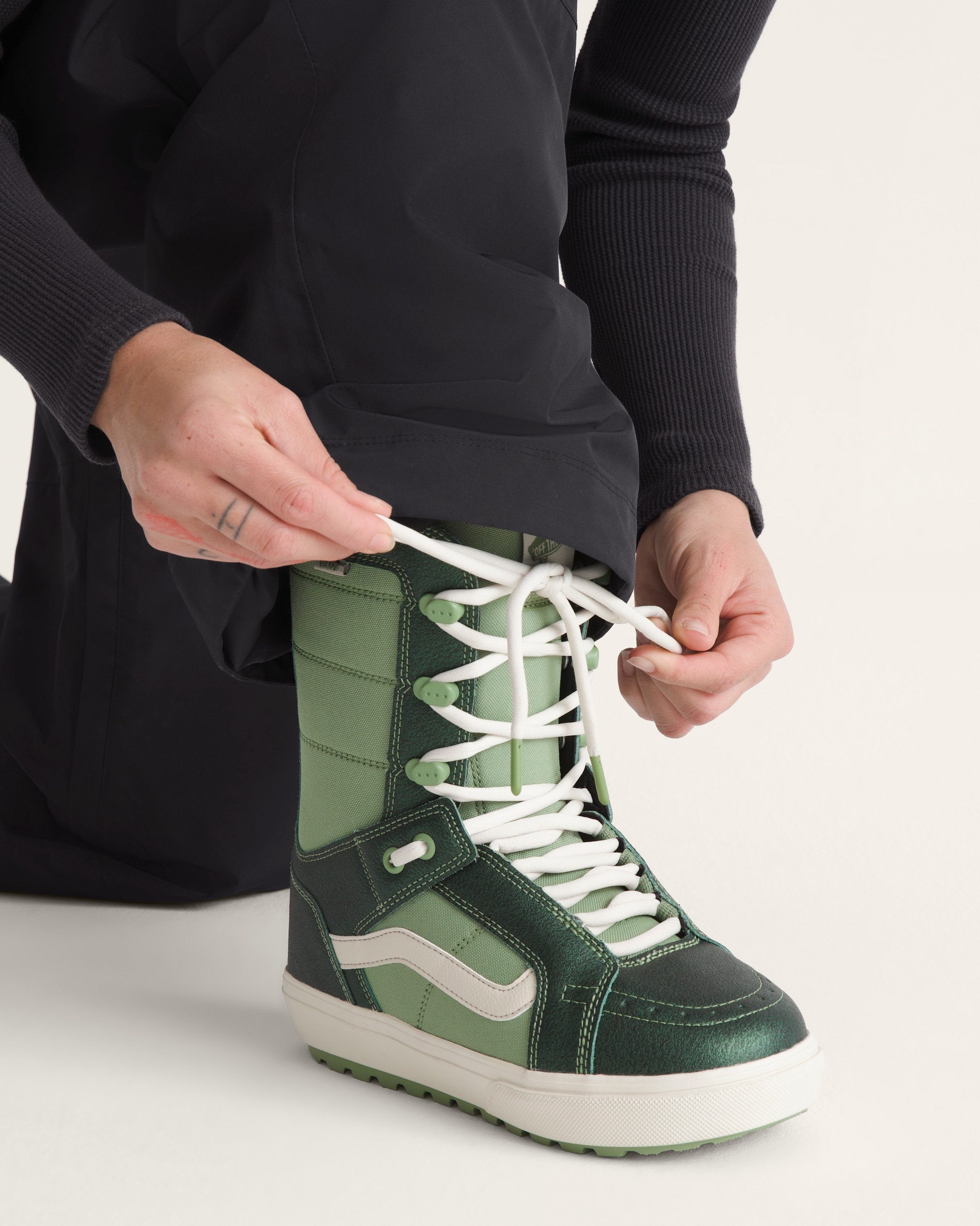Womens HiStandard Pro Snowboard Boot VANS Neutral Olive Green ALT1