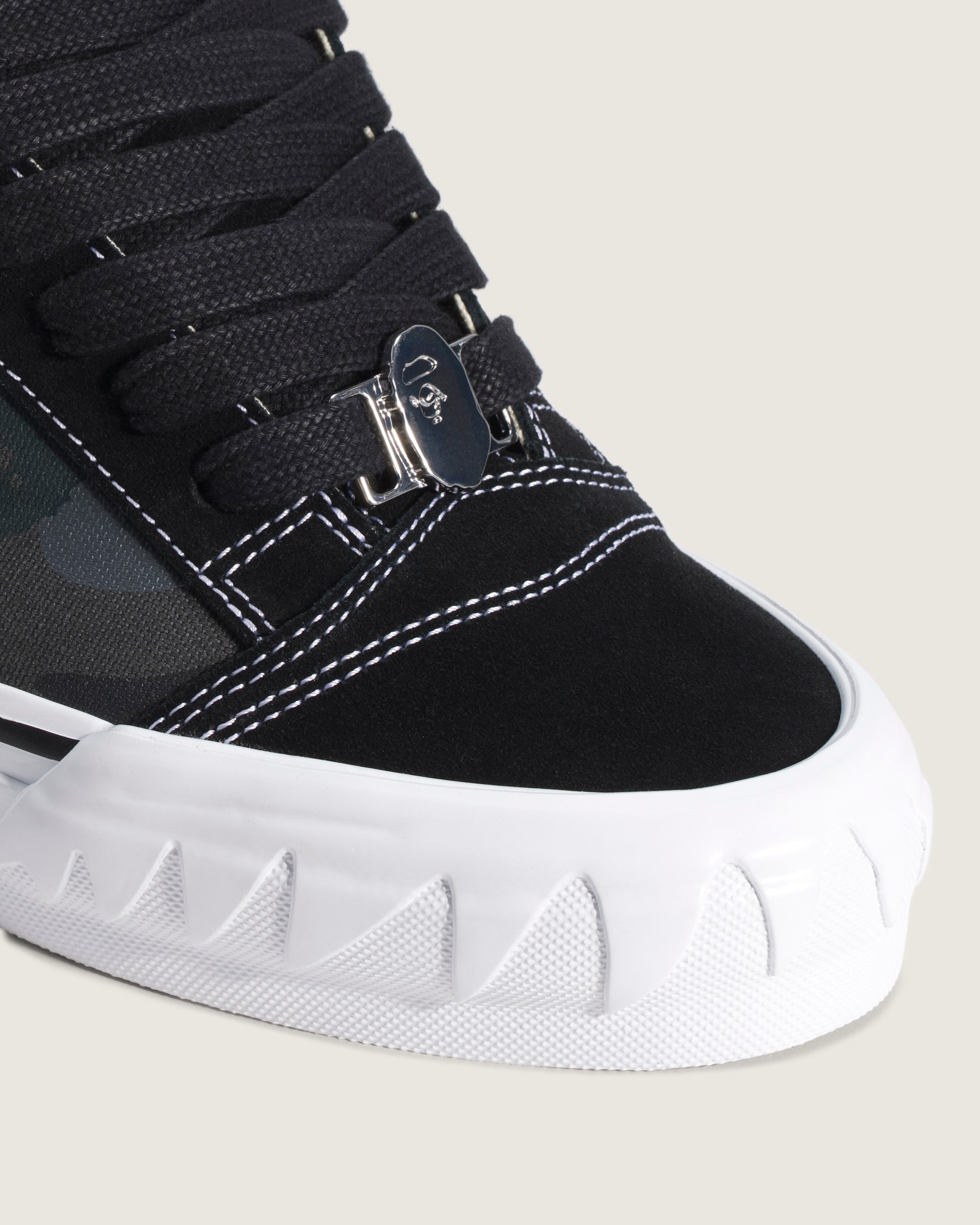 Vans x BAPE Premium Knu Skool VANS Camo Black ALT5