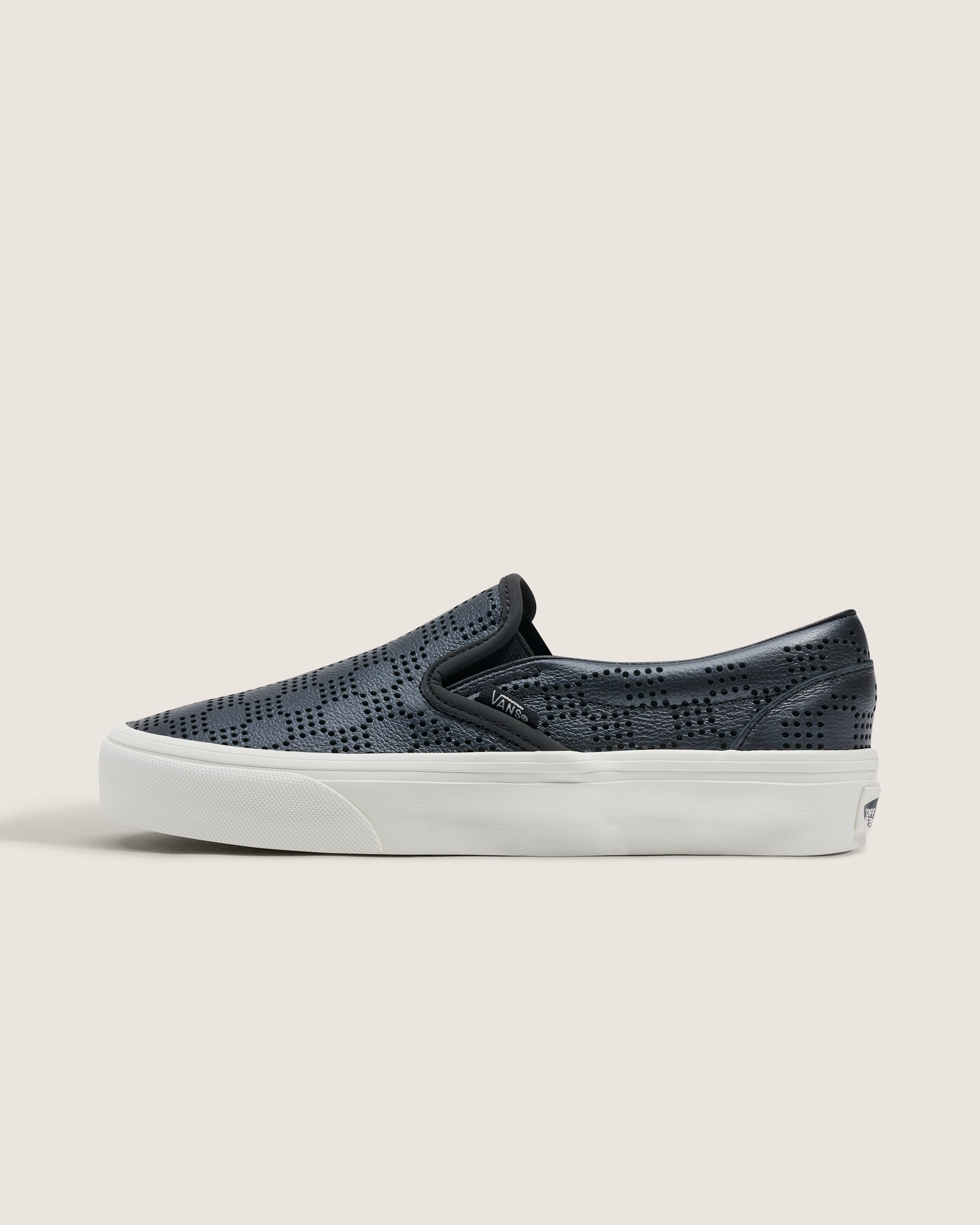 Classic SlipOn Shoe VANS Black HERO