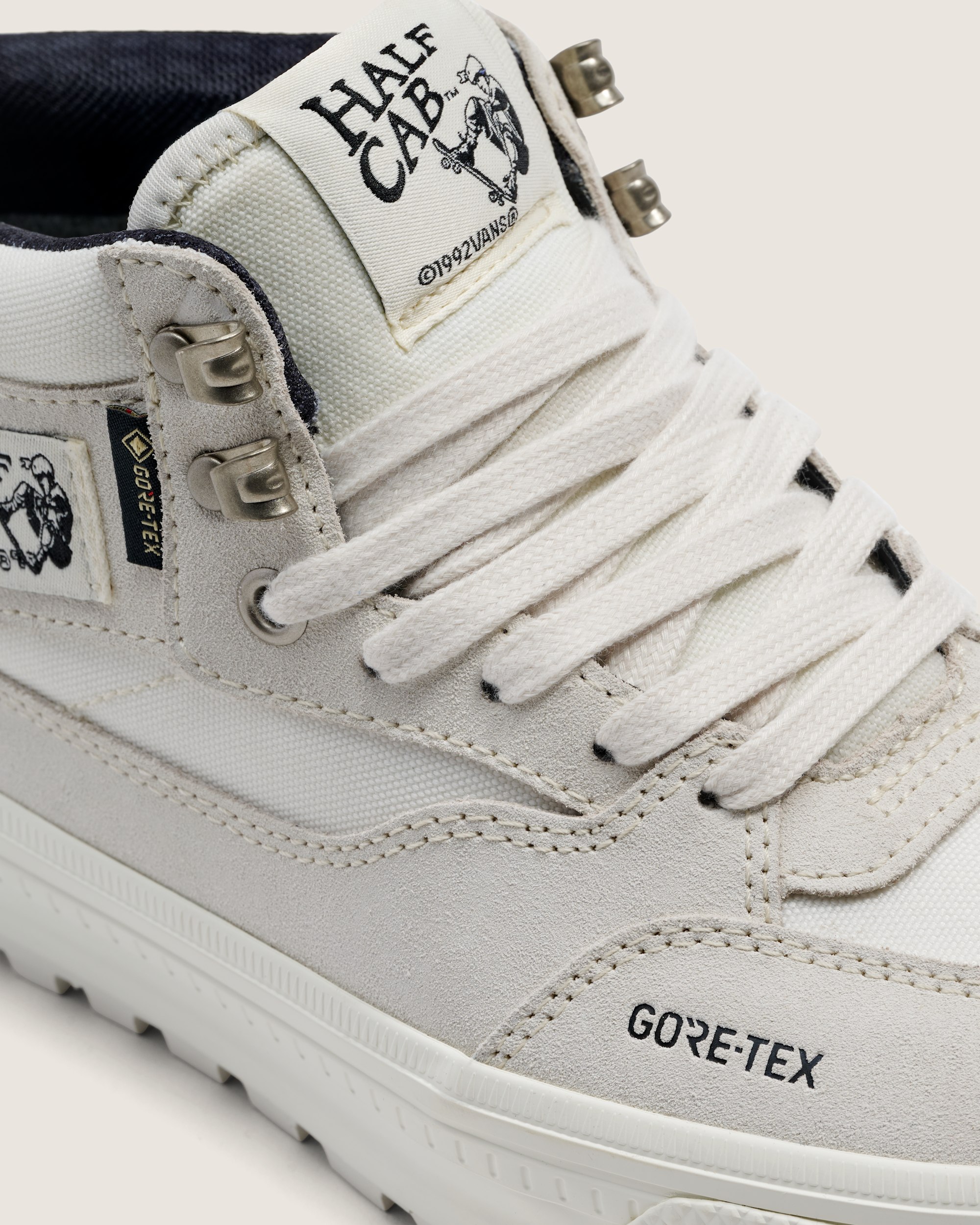 Half Cab GORETEX Insulated Shoe VANS Marshmallow White ALT6