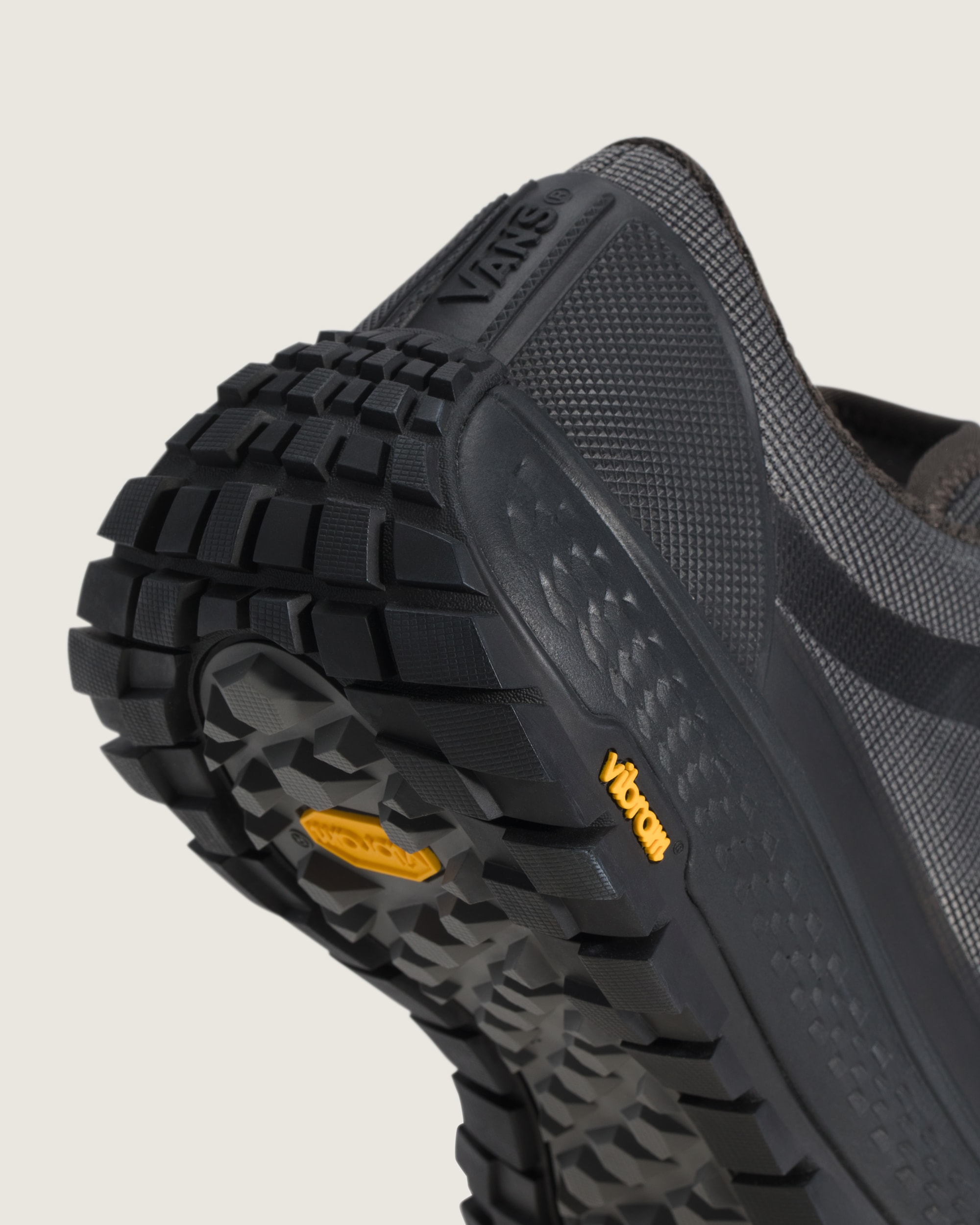 Trail 36 Shoe VANS Black ALT5