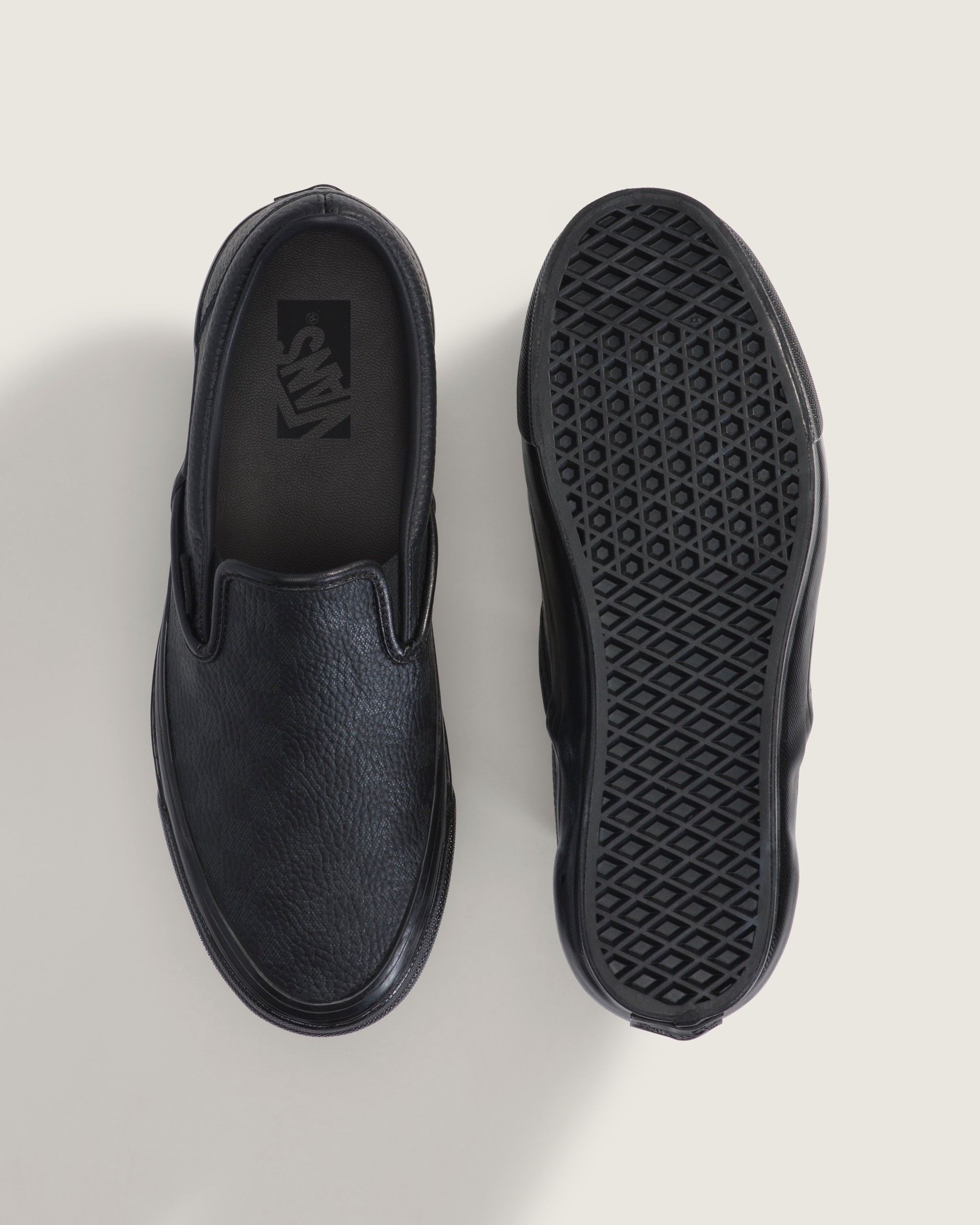 Premium Classic SlipOn Shoe VANS Black  Faded Black ALT2