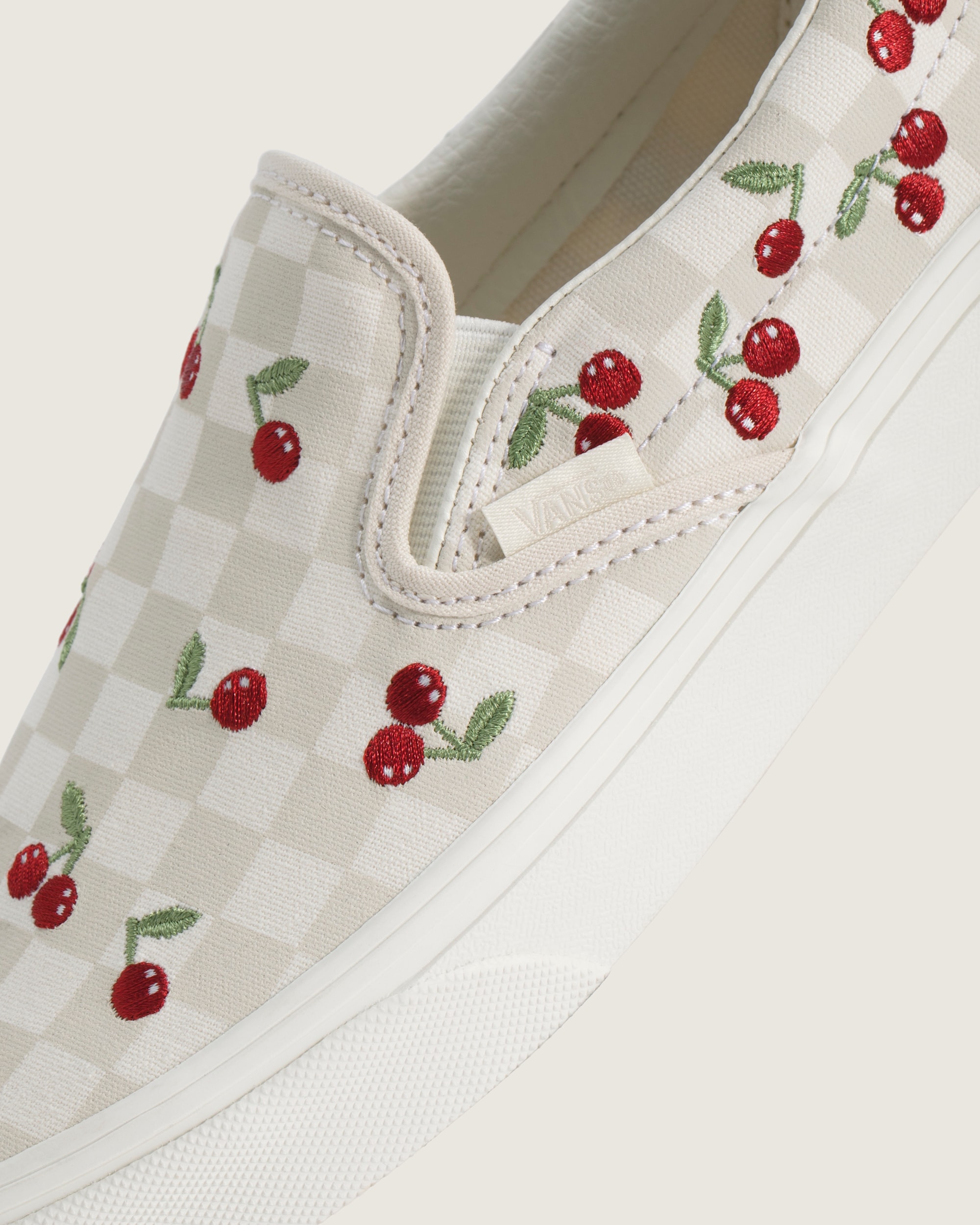 Classic SlipOn Checkerboard Shoe VANS Checkerboard Turtledove White  Marshmallow White ALT4