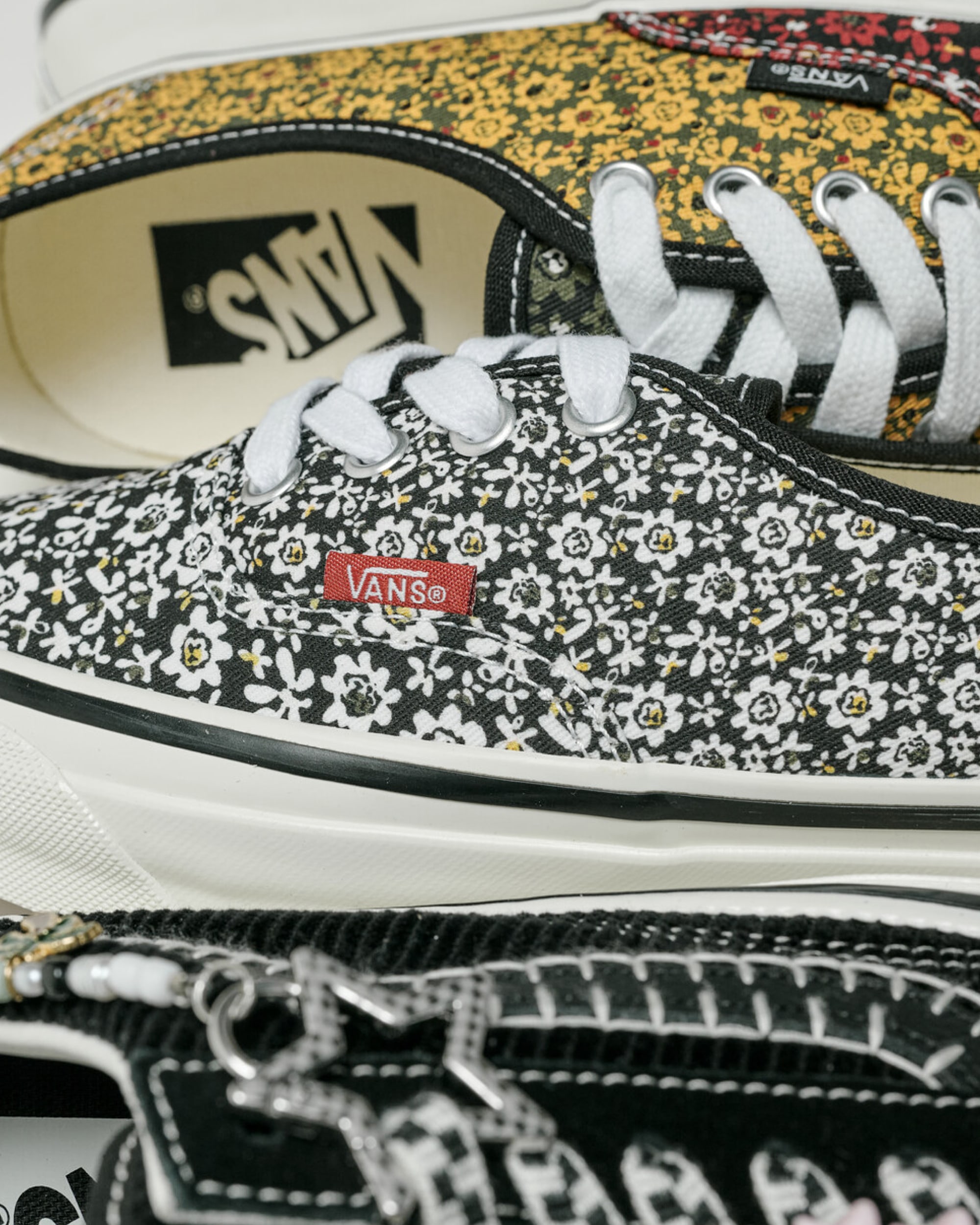 Premium Authentic Shoe VANS Black  White Black ALT6