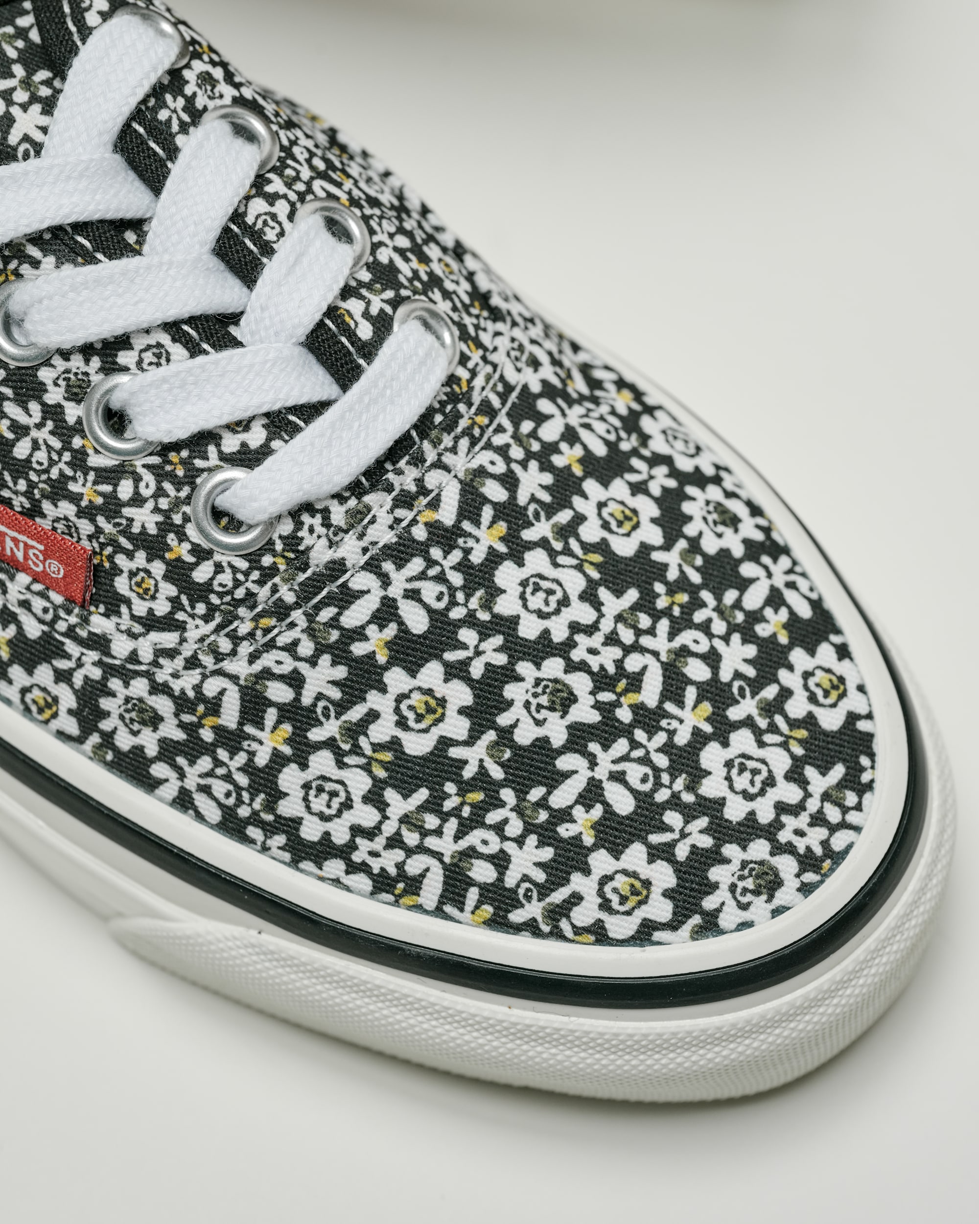 Premium Authentic Shoe VANS Black  White Black ALT5