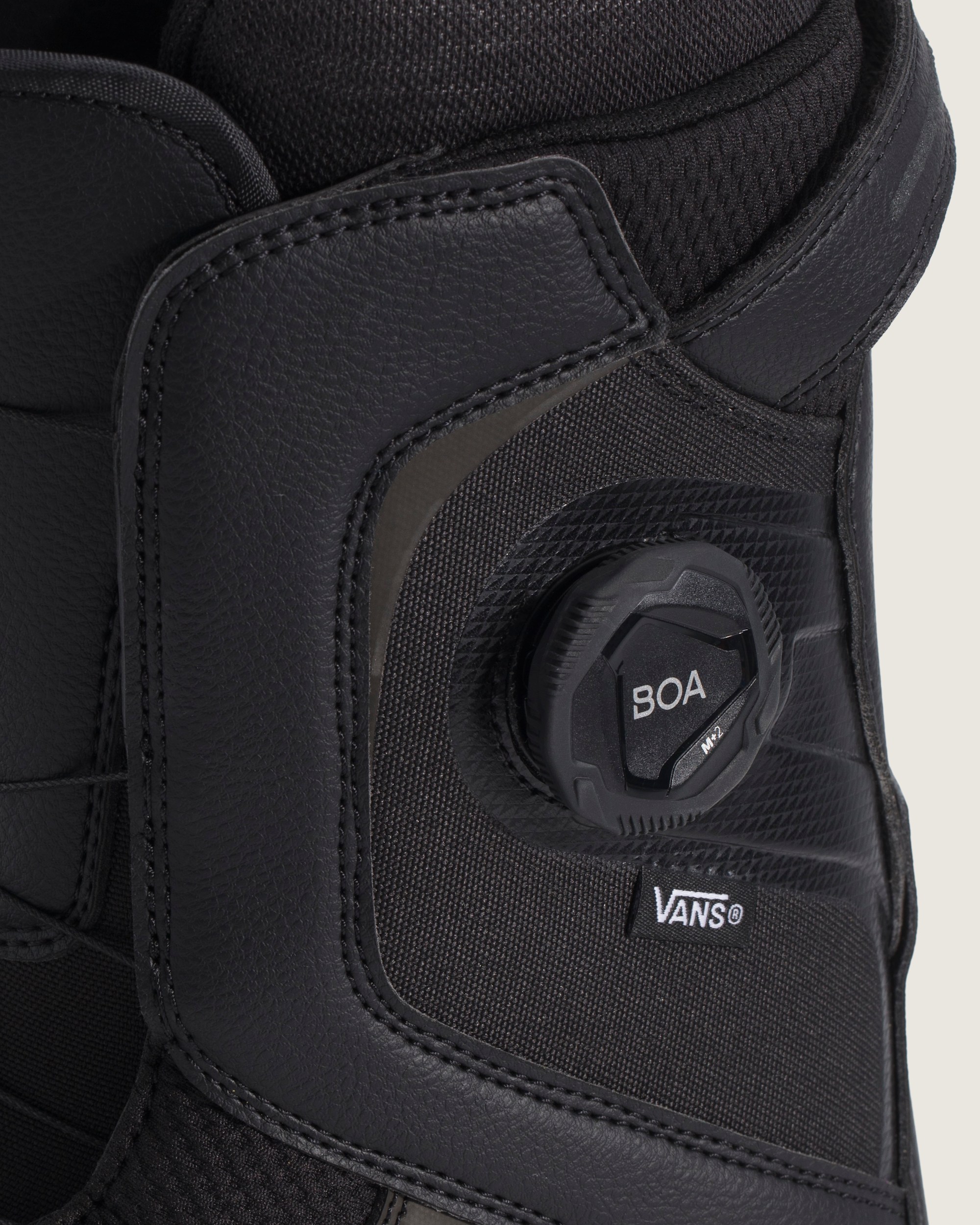 Aura Pro 20 Snowboard Boot VANS Black  White  Gum Brown ALT7
