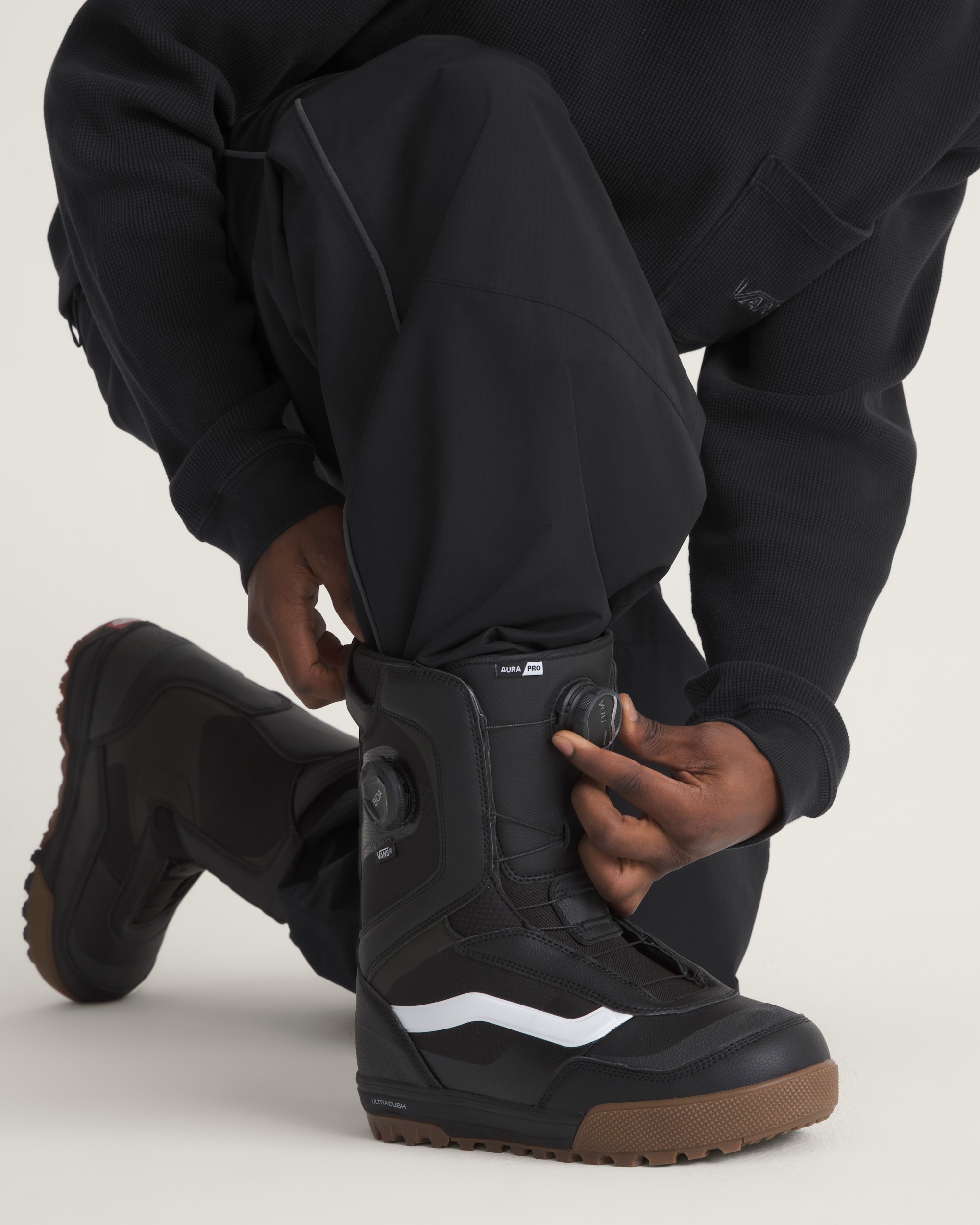 Aura Pro 20 Snowboard Boot VANS Black  White  Gum Brown ALT1