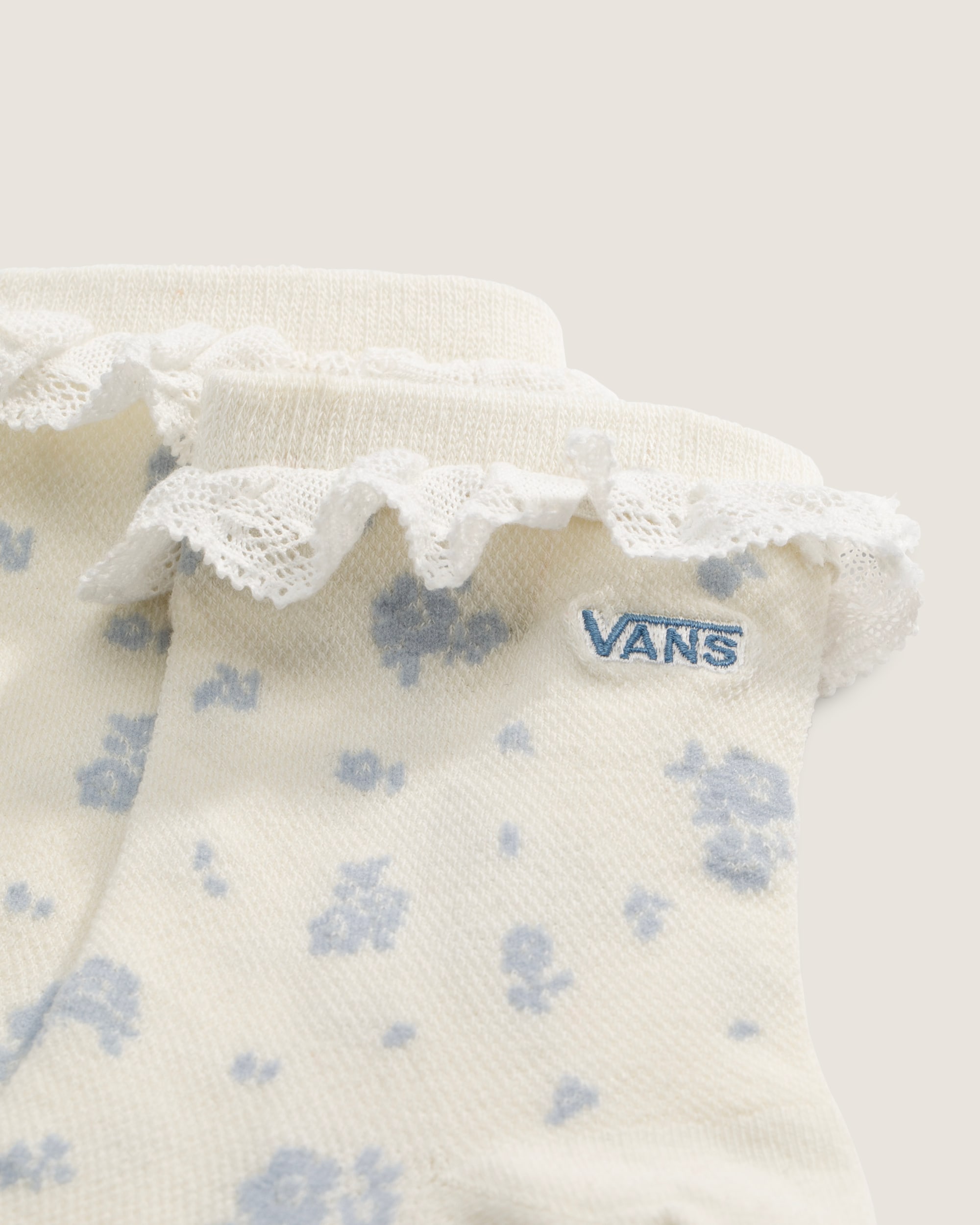 Shiloh Lace Crew Socks VANS Marshmallow White ALT1