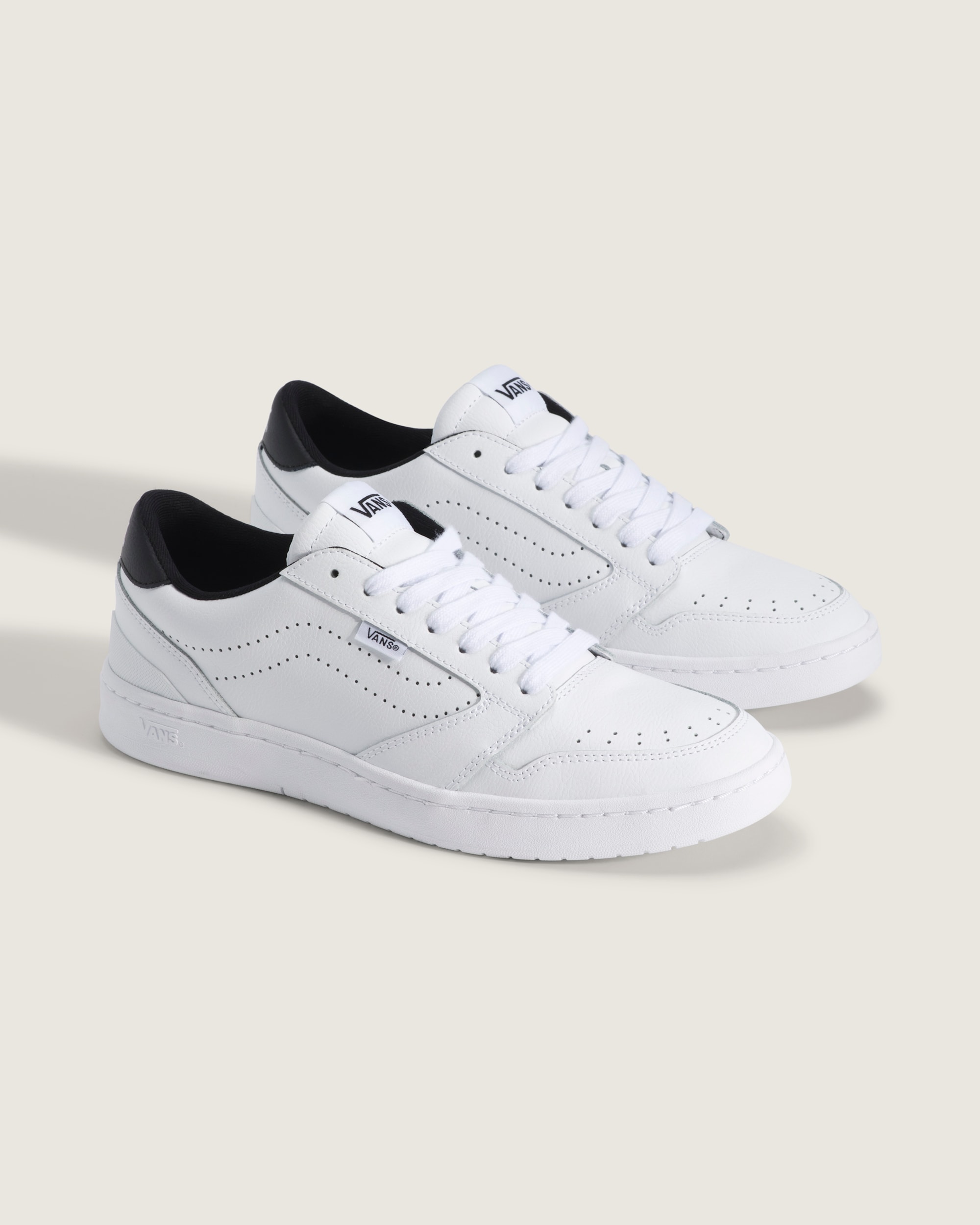 Court Low Shoe VANS Leather True White  Black ALT1