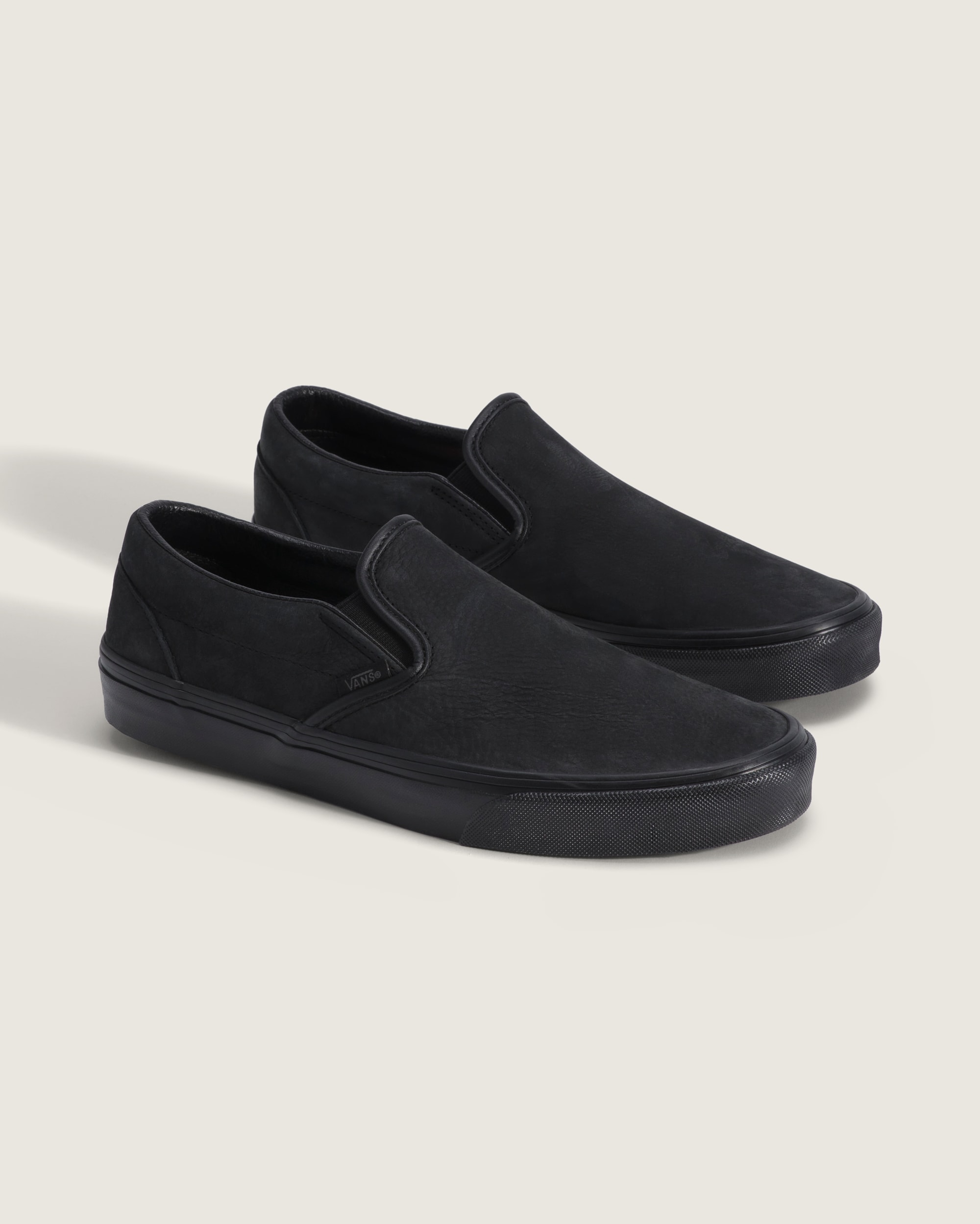 Classic SlipOn Shoe VANS Leather Black  Black ALT1