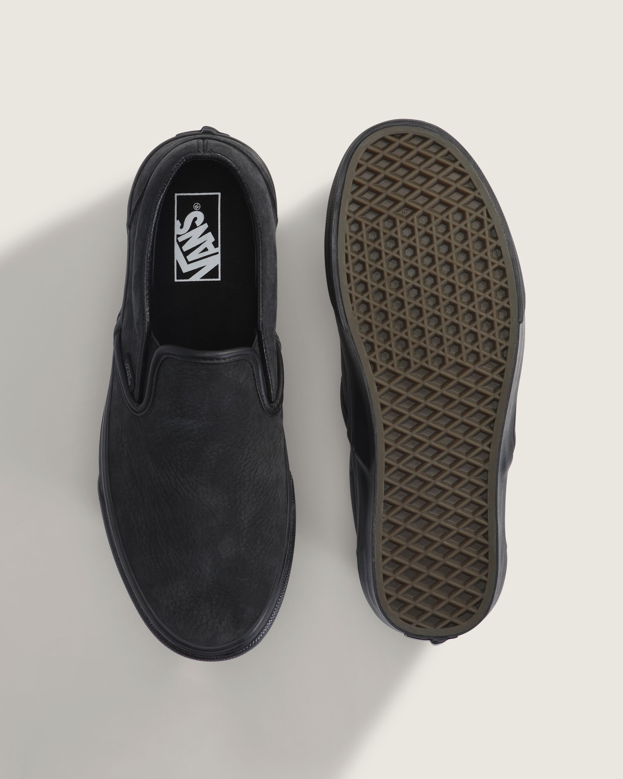 Classic SlipOn Shoe VANS Leather Black  Black ALT2