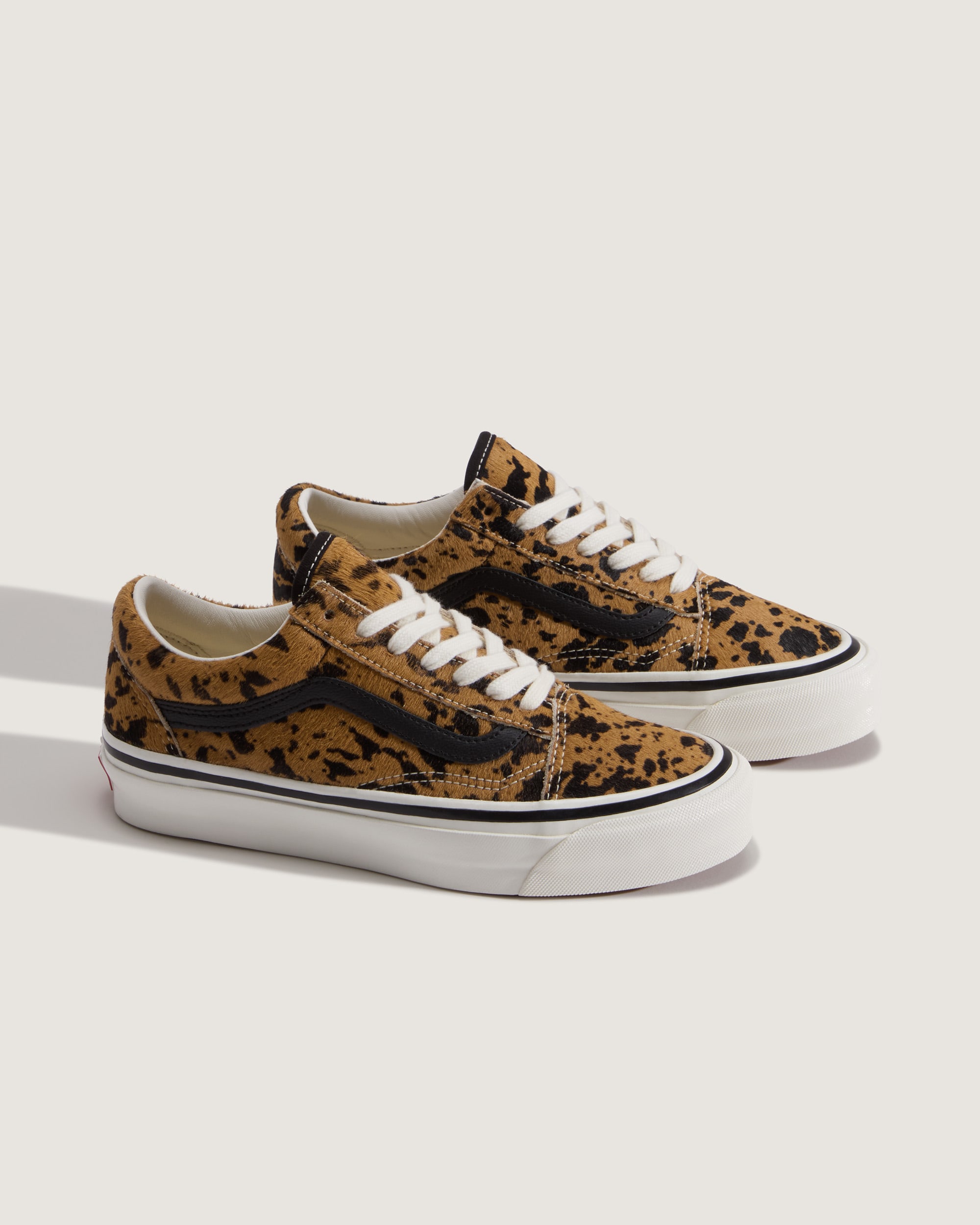 Premium Old Skool Shoe VANS Pony Hair Cow Print ALT1