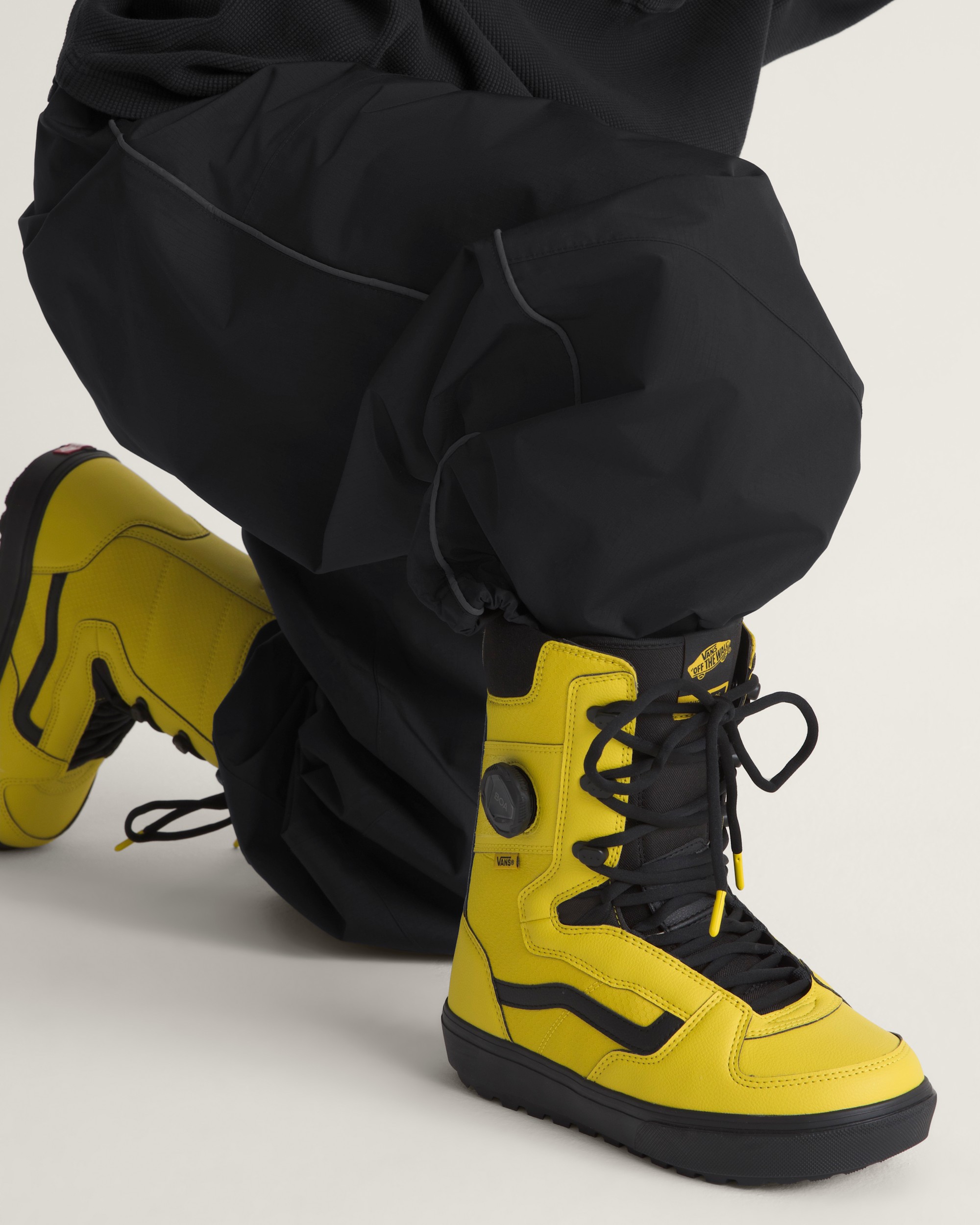 Invado OG Snowboard Boot VANS Black  Yellow ALT1