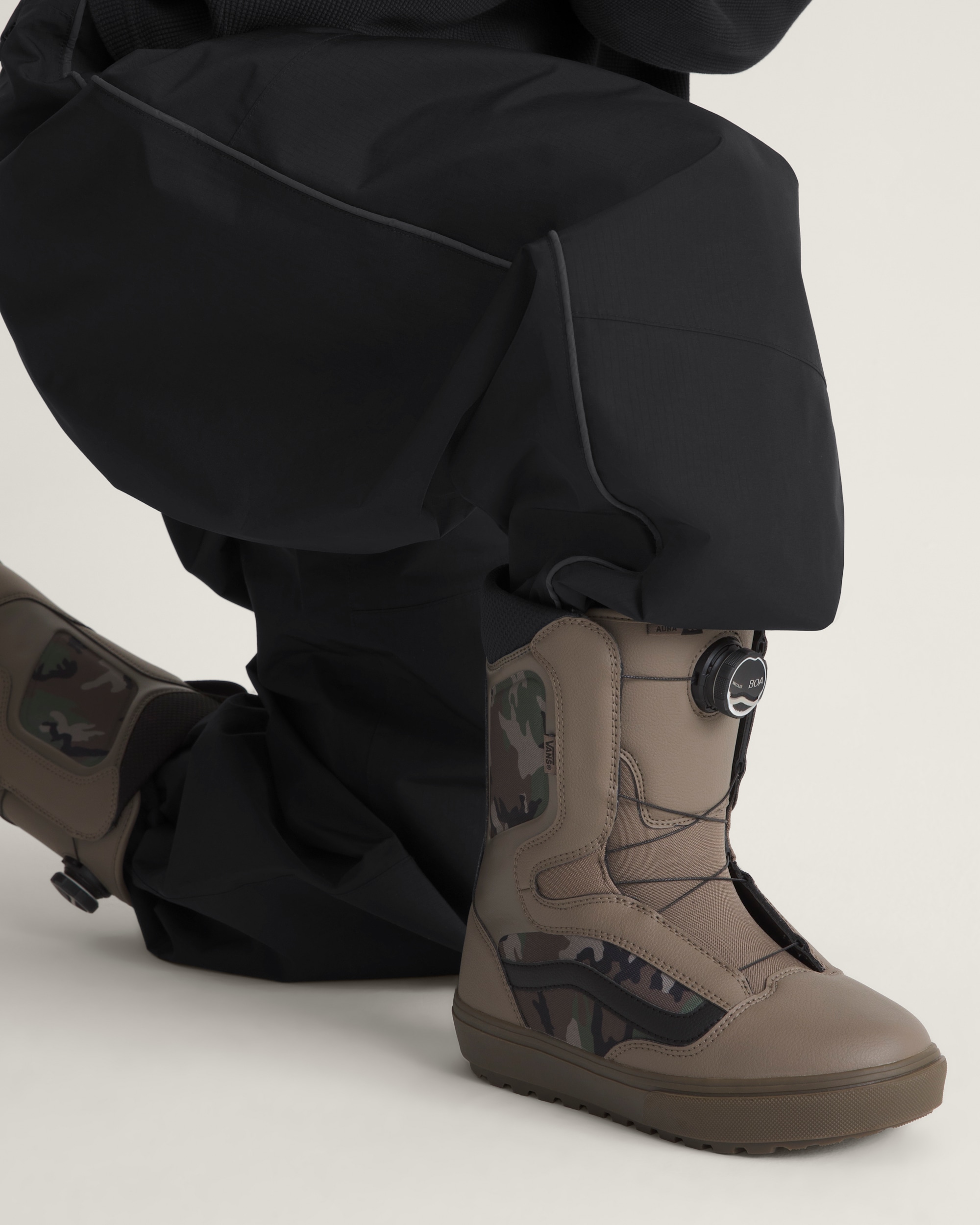Aura OG Snowboard Boot VANS Black ALT1