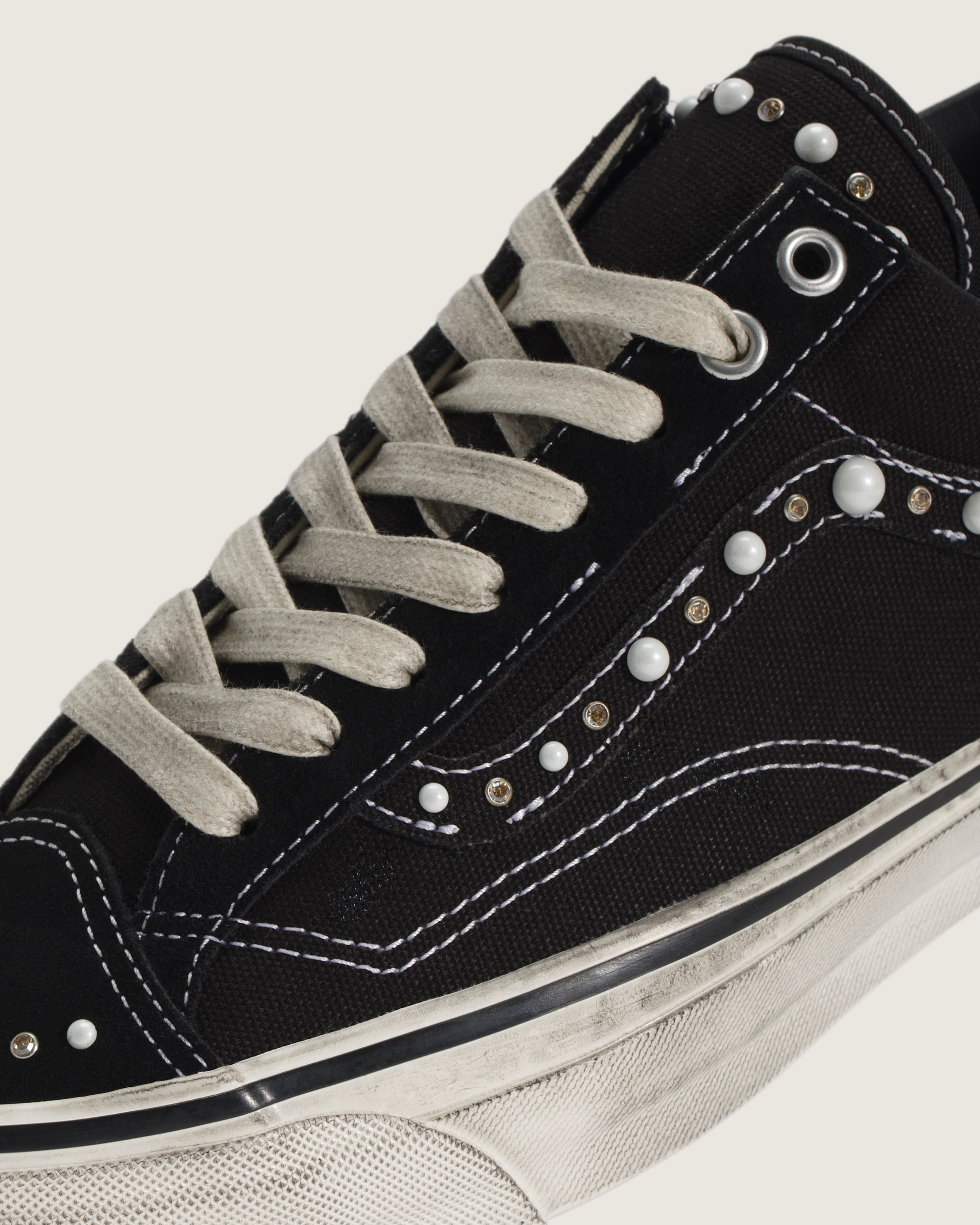 Premium Old Skool 36 Shoe VANS Pearlized Black  Marshmallow White ALT4