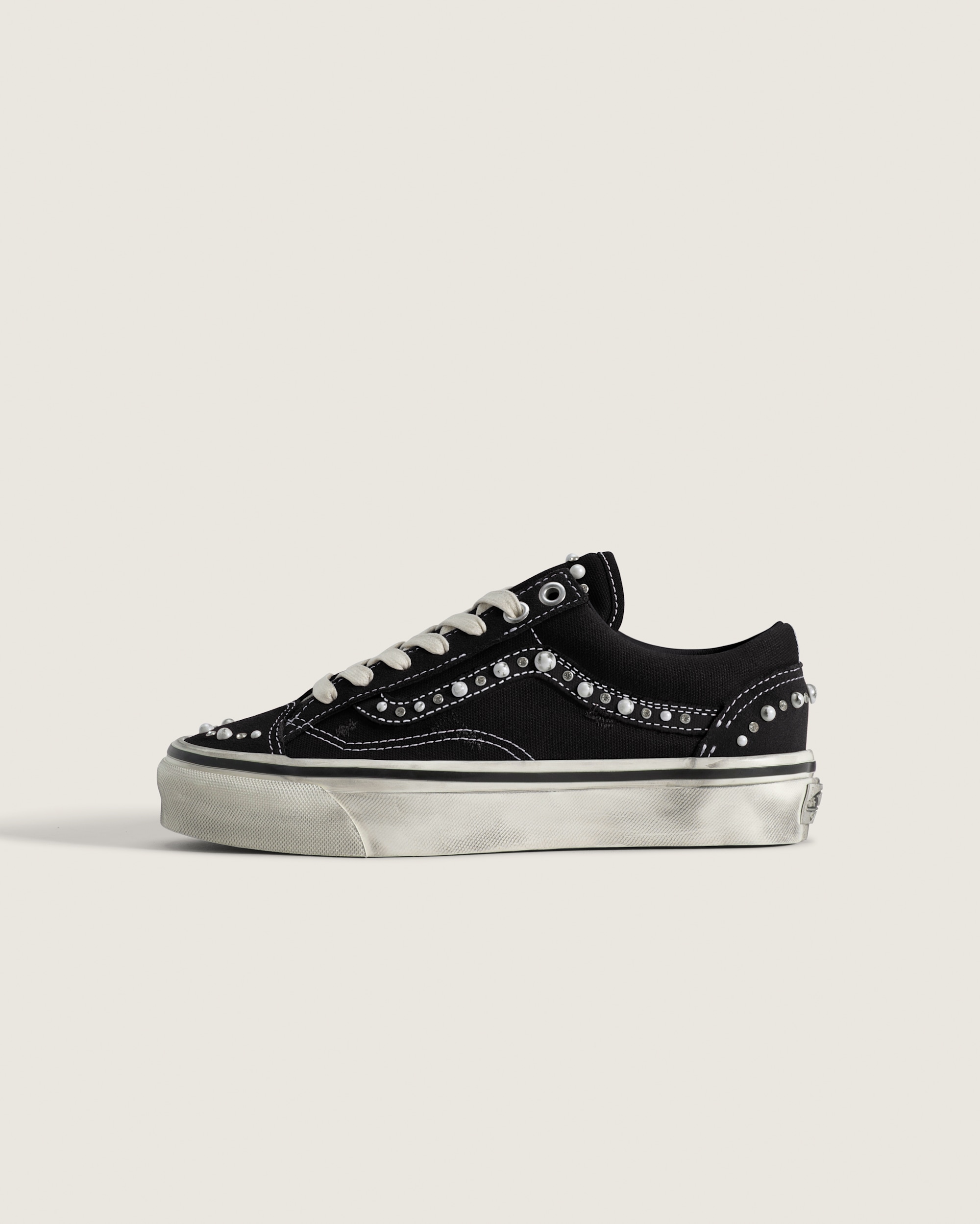 Big Kids Premium Old Skool 36 Shoe VANS Pearlized Black  Marshmallow White HERO