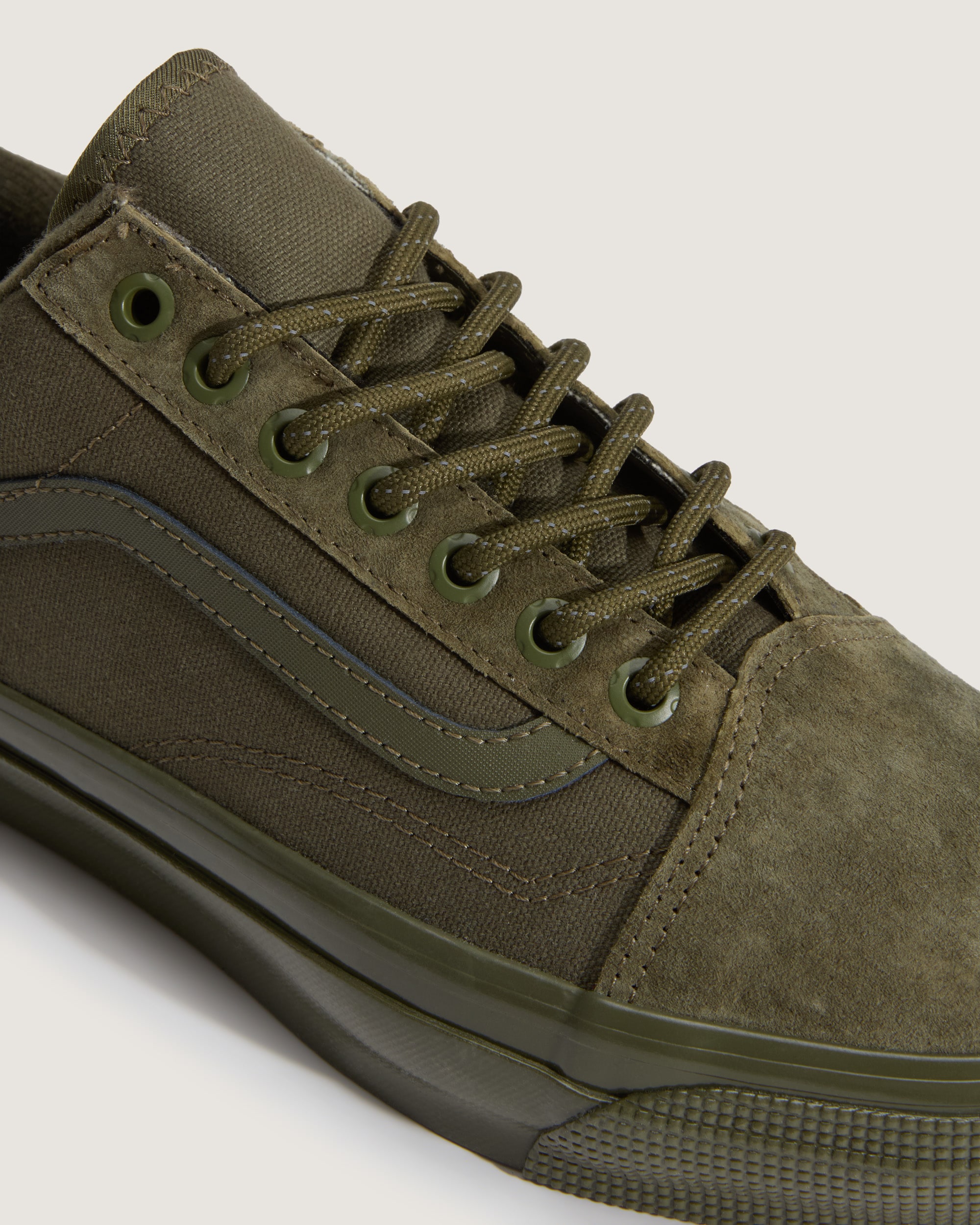 Premium Old Skool GORETEX Shoe VANS Mossy Olive ALT4