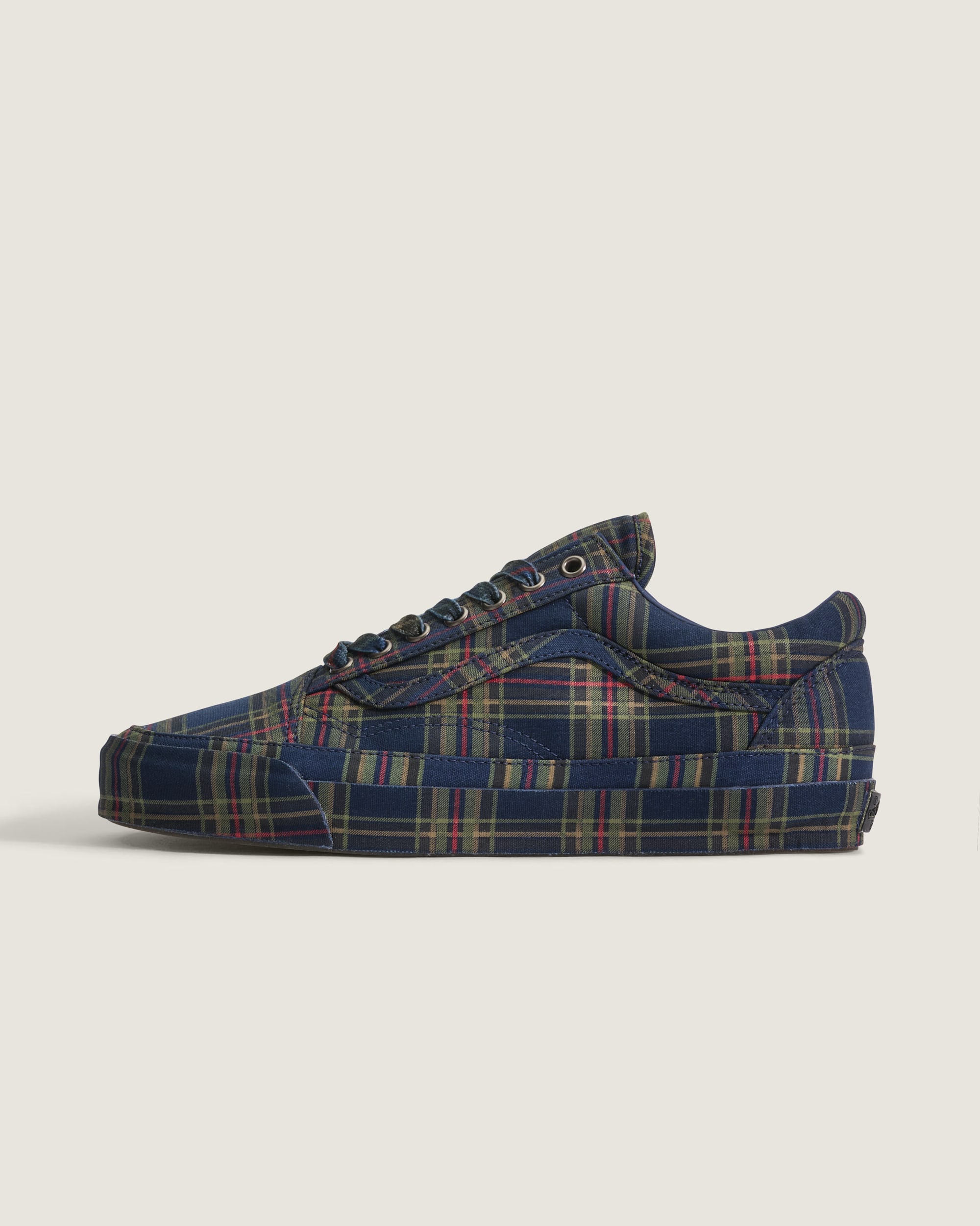 Premium Old Skool Shoe VANS Plaid Navy  Multi HERO