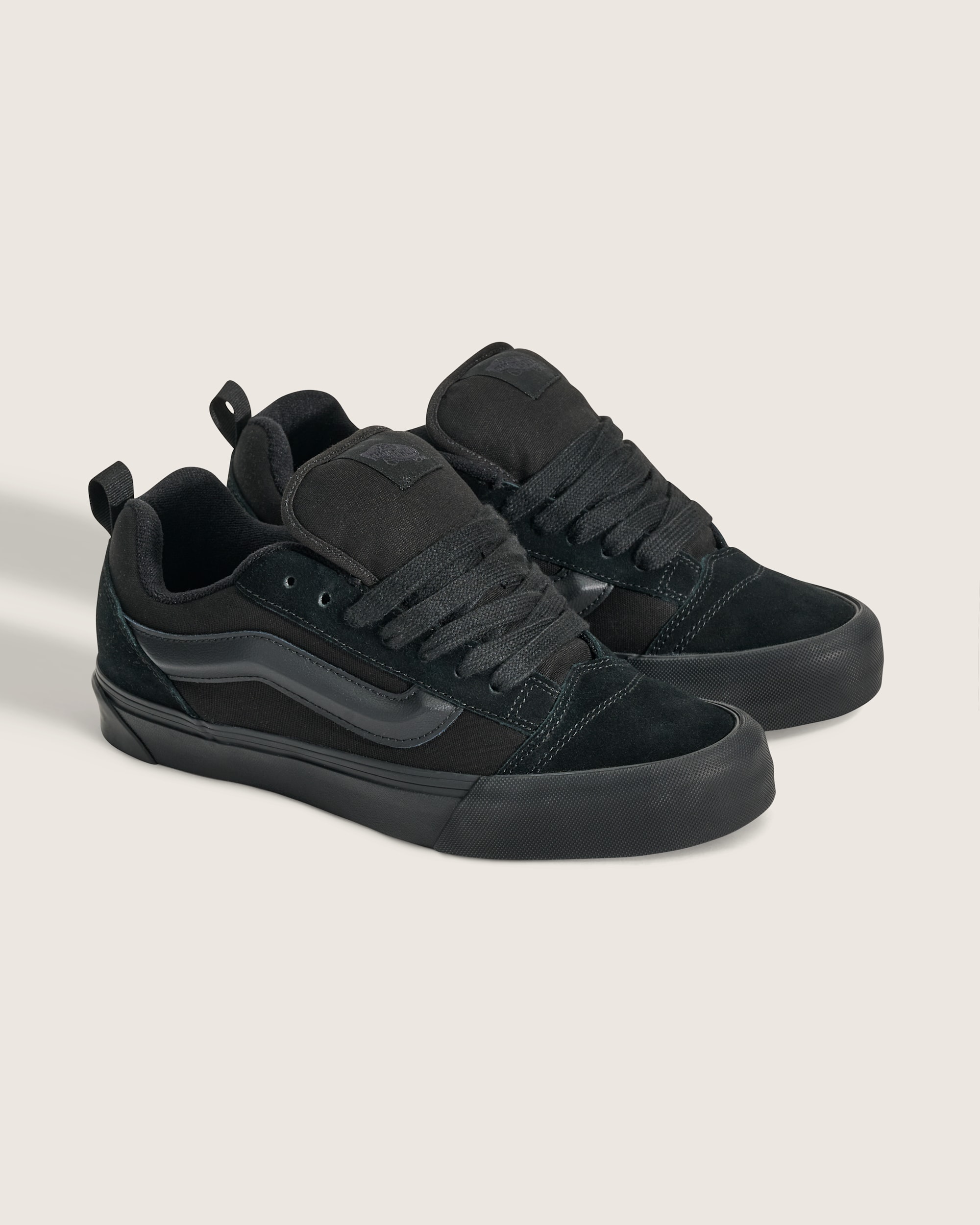 Knu Skool Shoe VANS Suede  Canvas Triple Black ALT1
