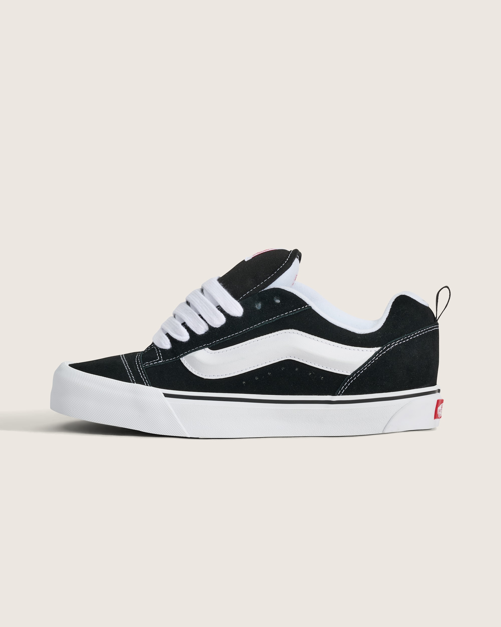 Knu Skool Shoe VANS Black  True White HERO