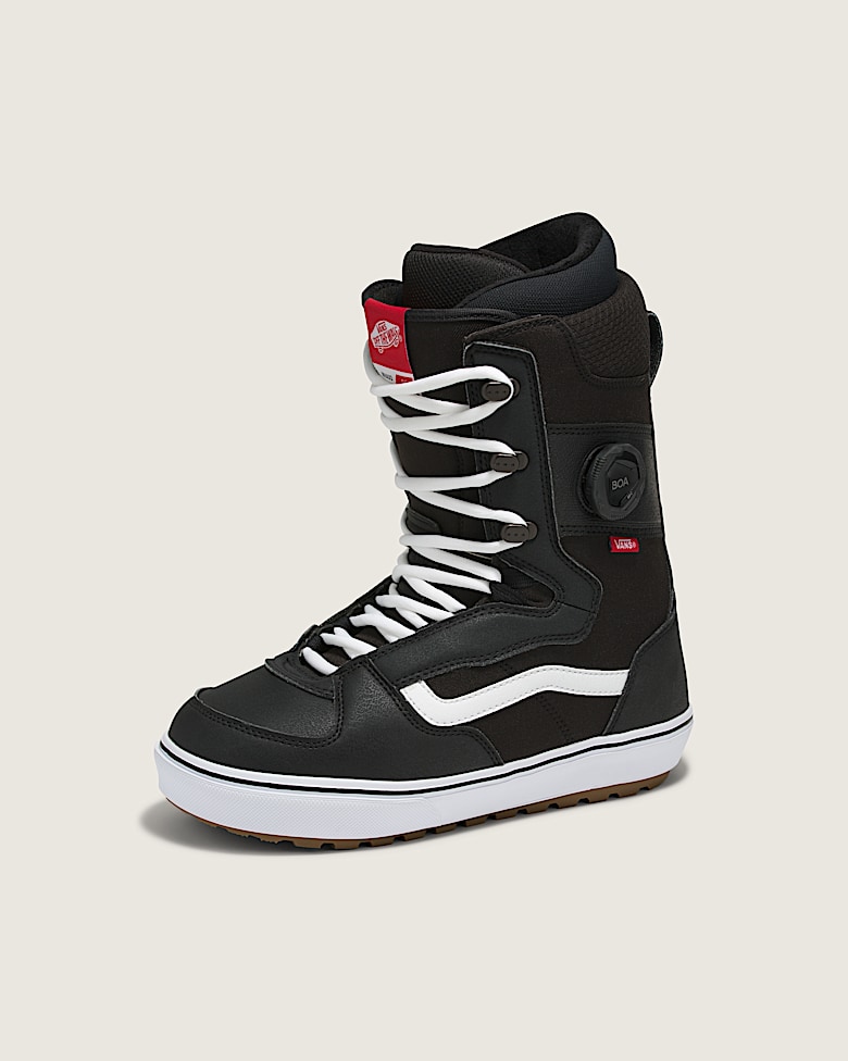 Aura OG Snowboard Boot in Black | Vans