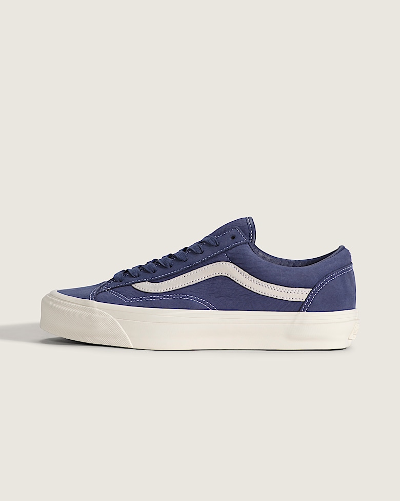Old Skool Shoe in Navy Blue / Black | Vans