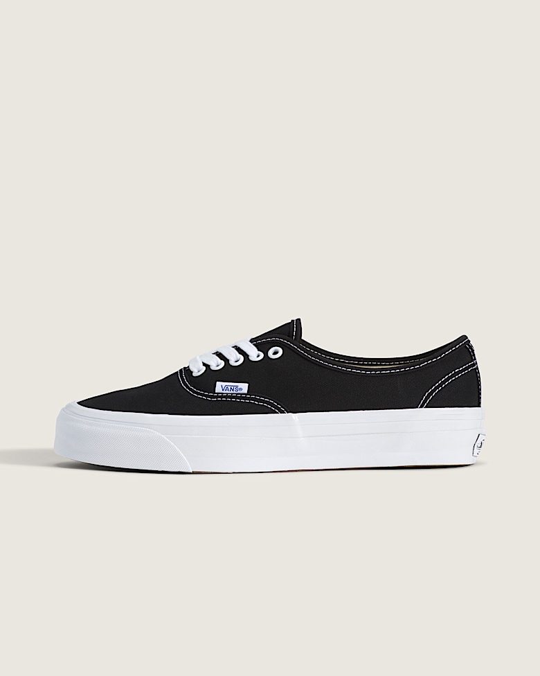 Vans | Old Skool Black/Black Classics Shoe