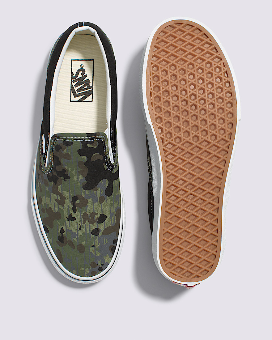 Classic SlipOn Shoe VANS Green  Black HERO