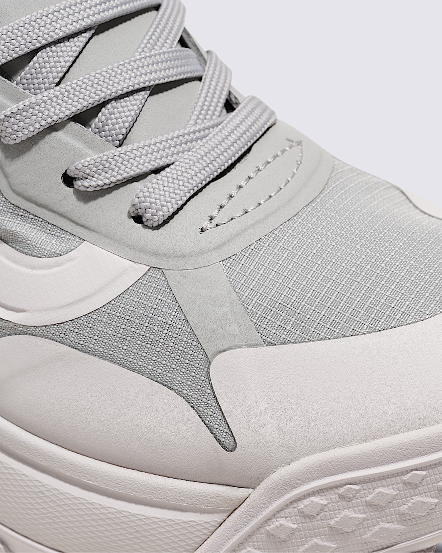 Crosspath Shoe