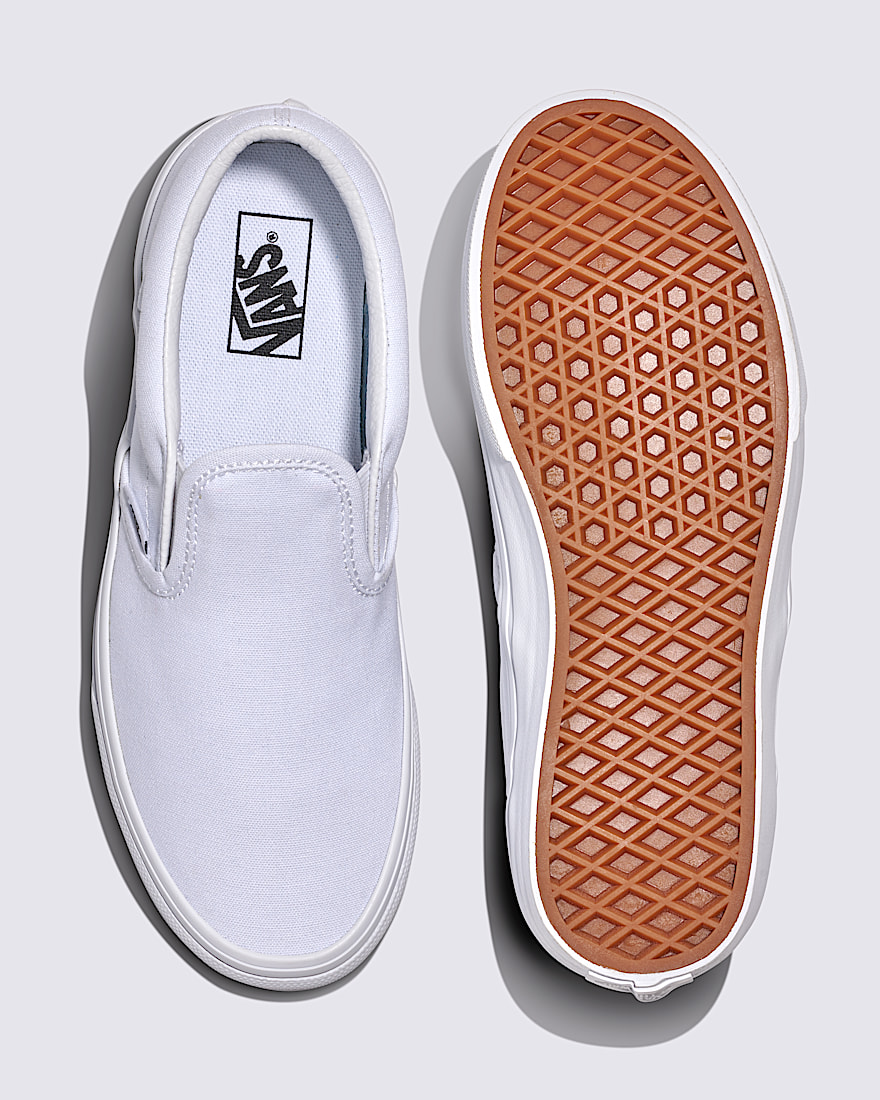 Big Kids Classic SlipOn Shoe VANS True White ALT2