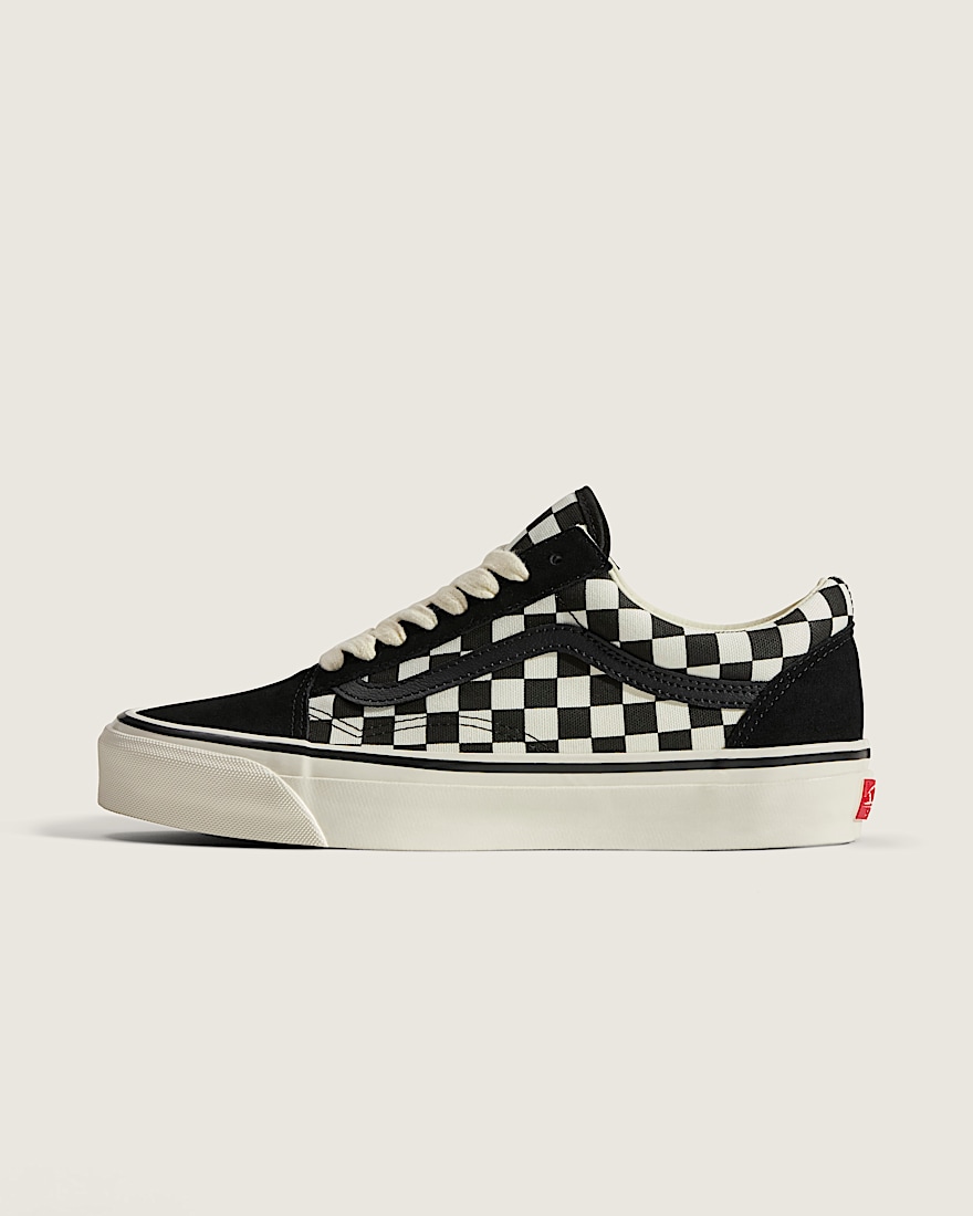 Premium Old Skool Checkerboard Shoe VANS Black  White HERO