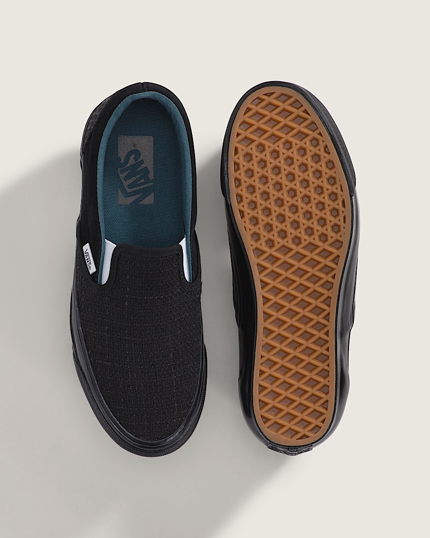 Premium Classic SlipOn Shoe VANS Black ALT2