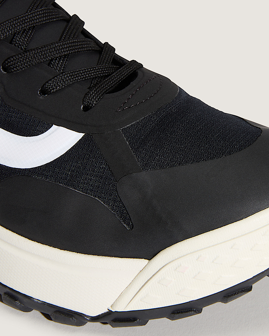 Crosspath Shoe VANS Black  White ALT6