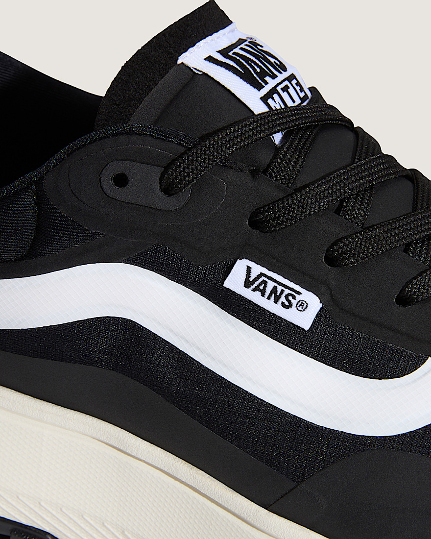 Crosspath Shoe VANS Black  White ALT8