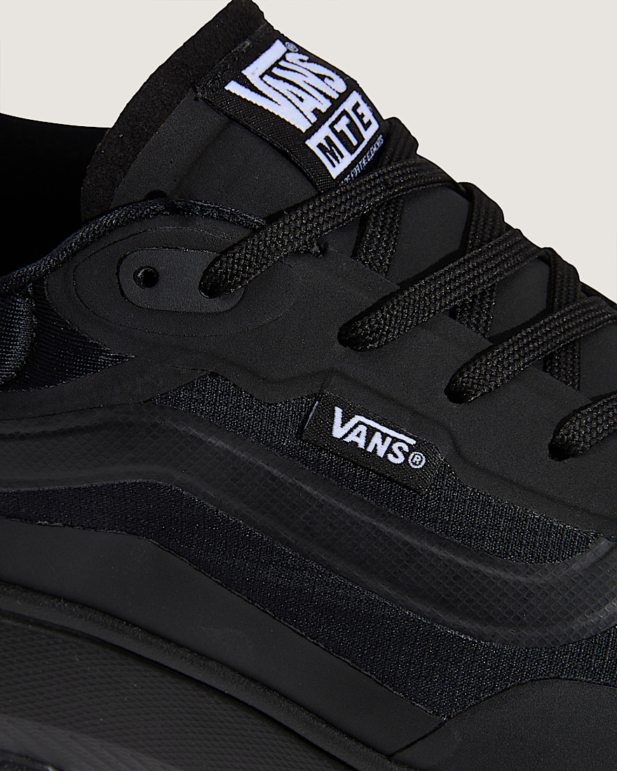 Crosspath Shoe VANS Blackout ALT8