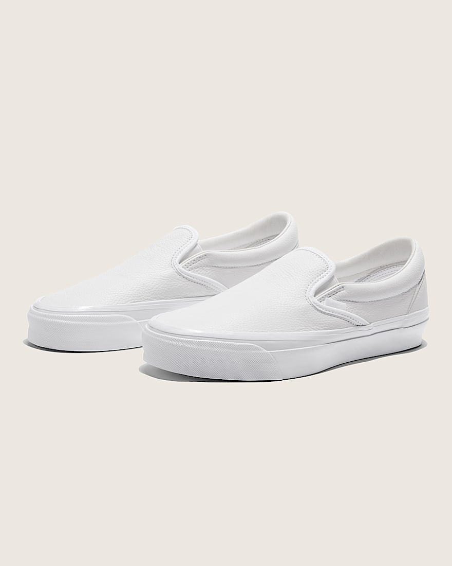 Premium Classic SlipOn Shoe VANS White ALT1