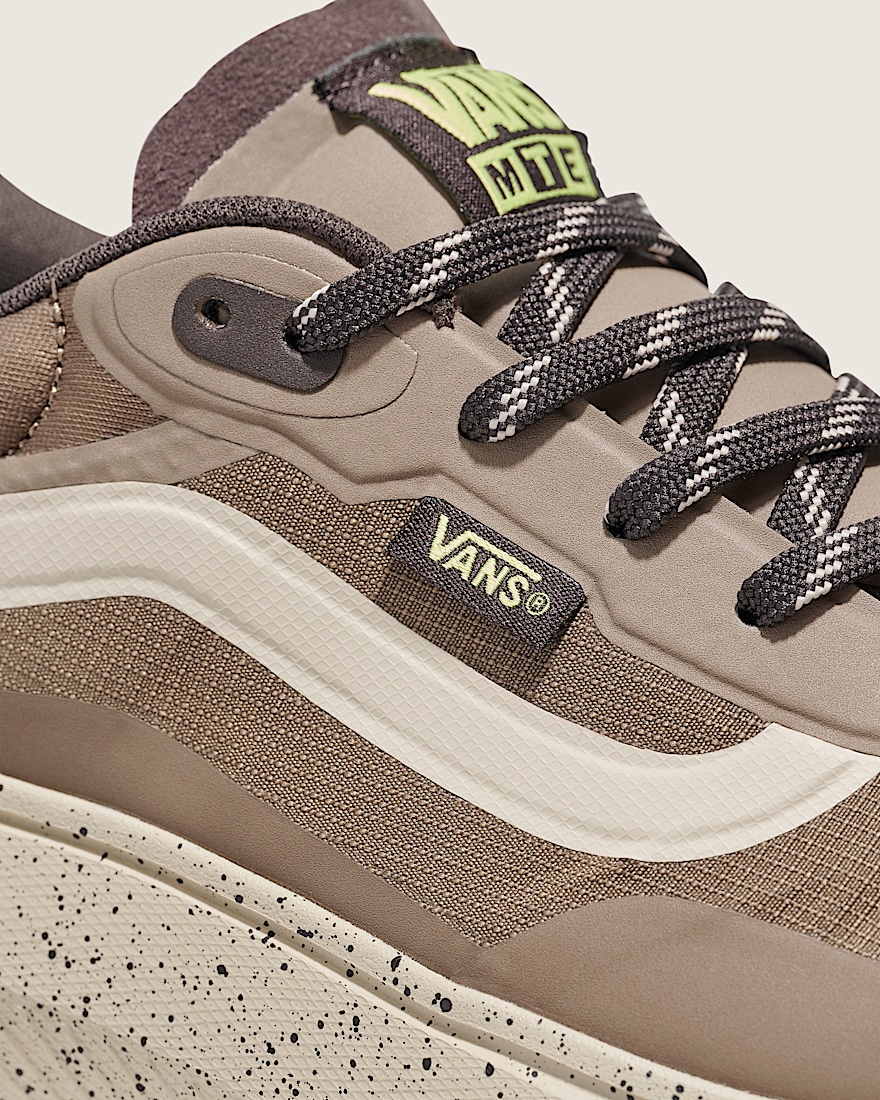 Crosspath Shoe
