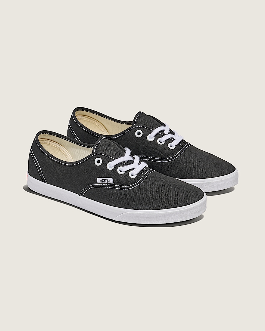Chaussure Lowpro Authentique VANS Noir  Blanc ALT1