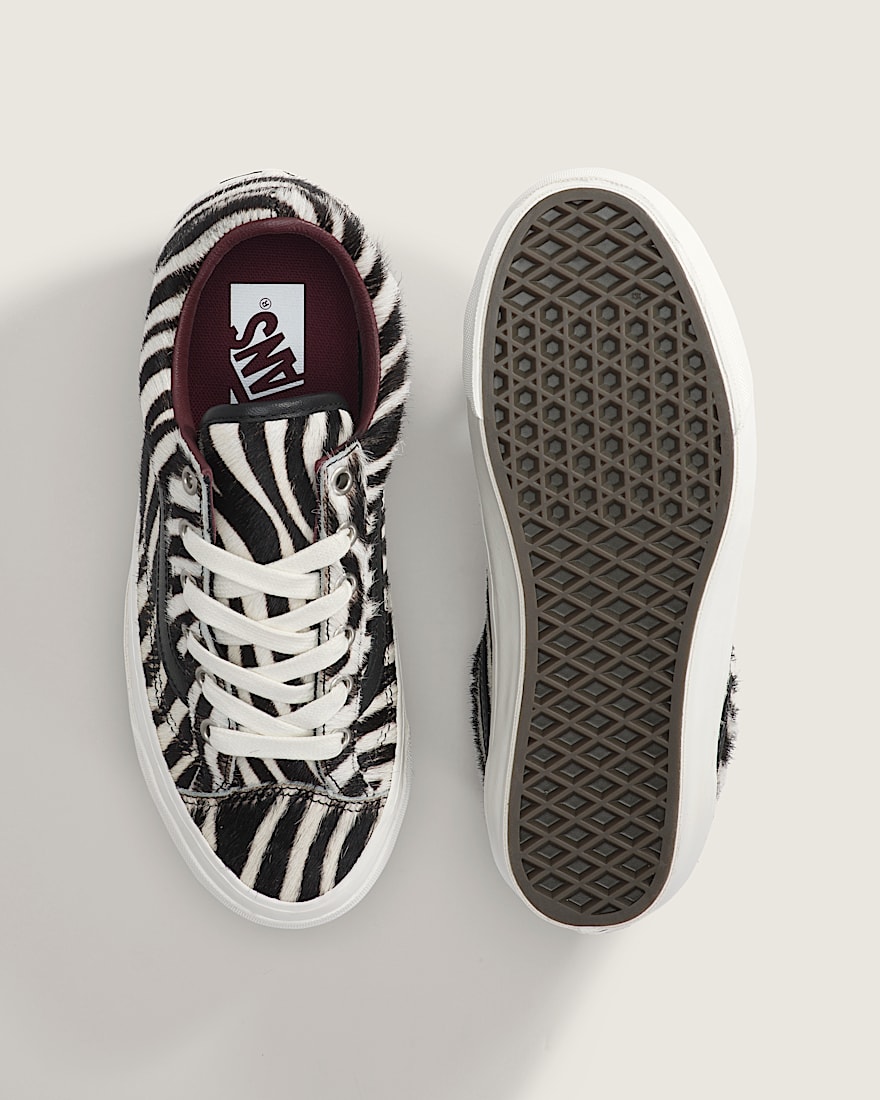 Premium Old Skool Shoe VANS Zebra Black  White ALT2