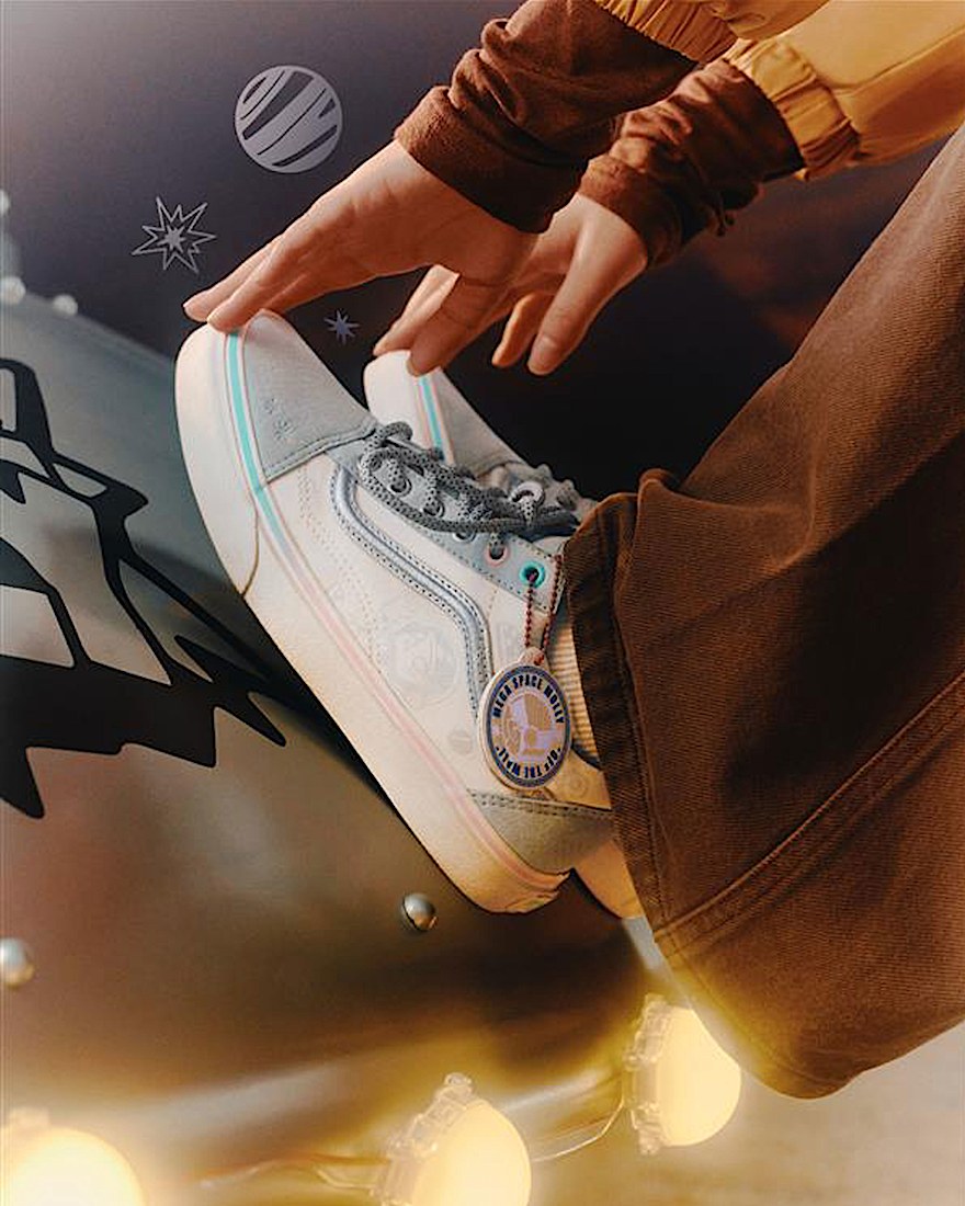 VANS x SPACE MOLLY Old Skool Shoe VANS Space Molly Reflective Marshmallow White  Grey ALT5