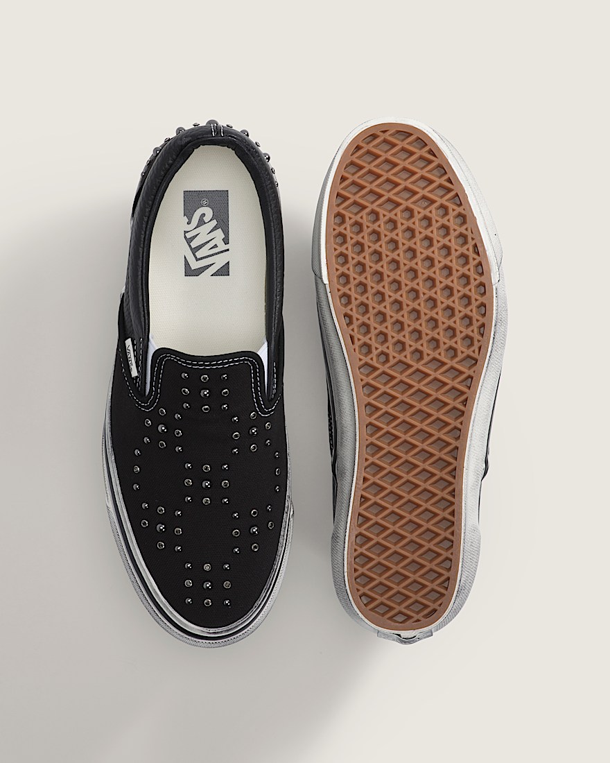 Premium Classic SlipOn Shoe VANS Blackout ALT2
