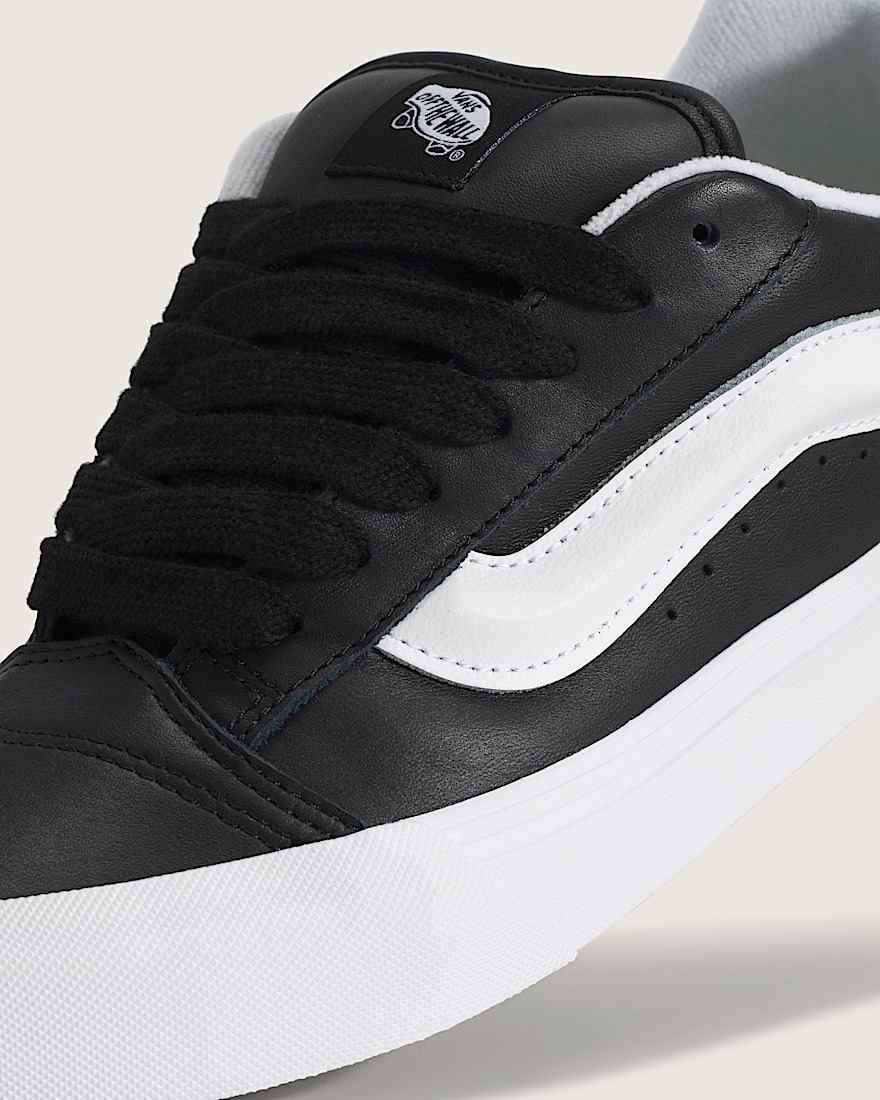 Knu Skool Shoe VANS Black  True White ALT4