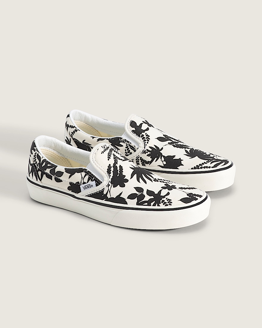 Classic SlipOn Shoe VANS Black ALT1
