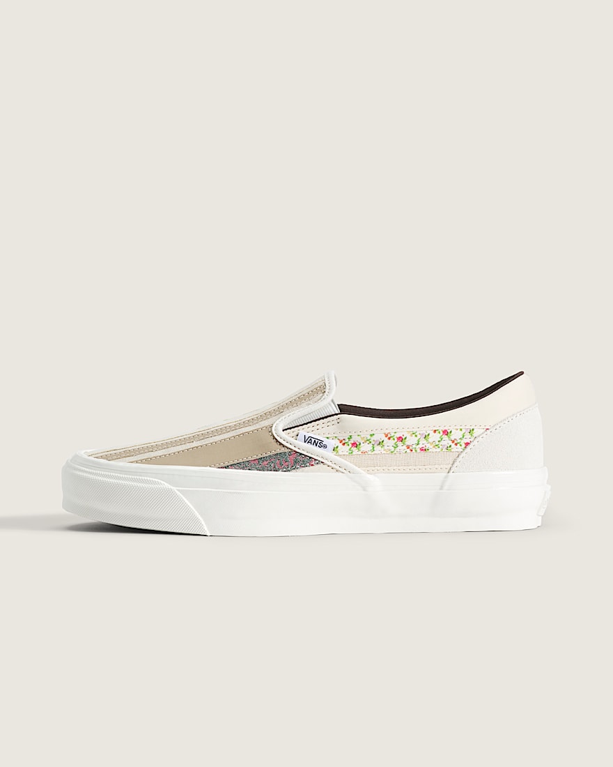 Premium Classic SlipOn Shoe VANS Incense Brown White HERO