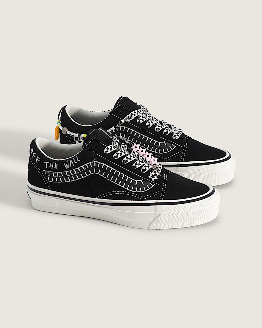 Premium Old Skool Shoe VANS Black  Marshmallow White ALT1