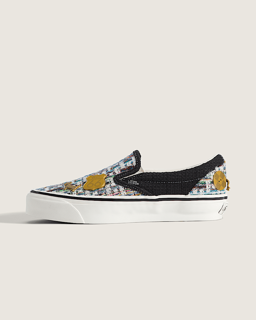 Premium Classic SlipOn Shoe VANS Black  White HERO