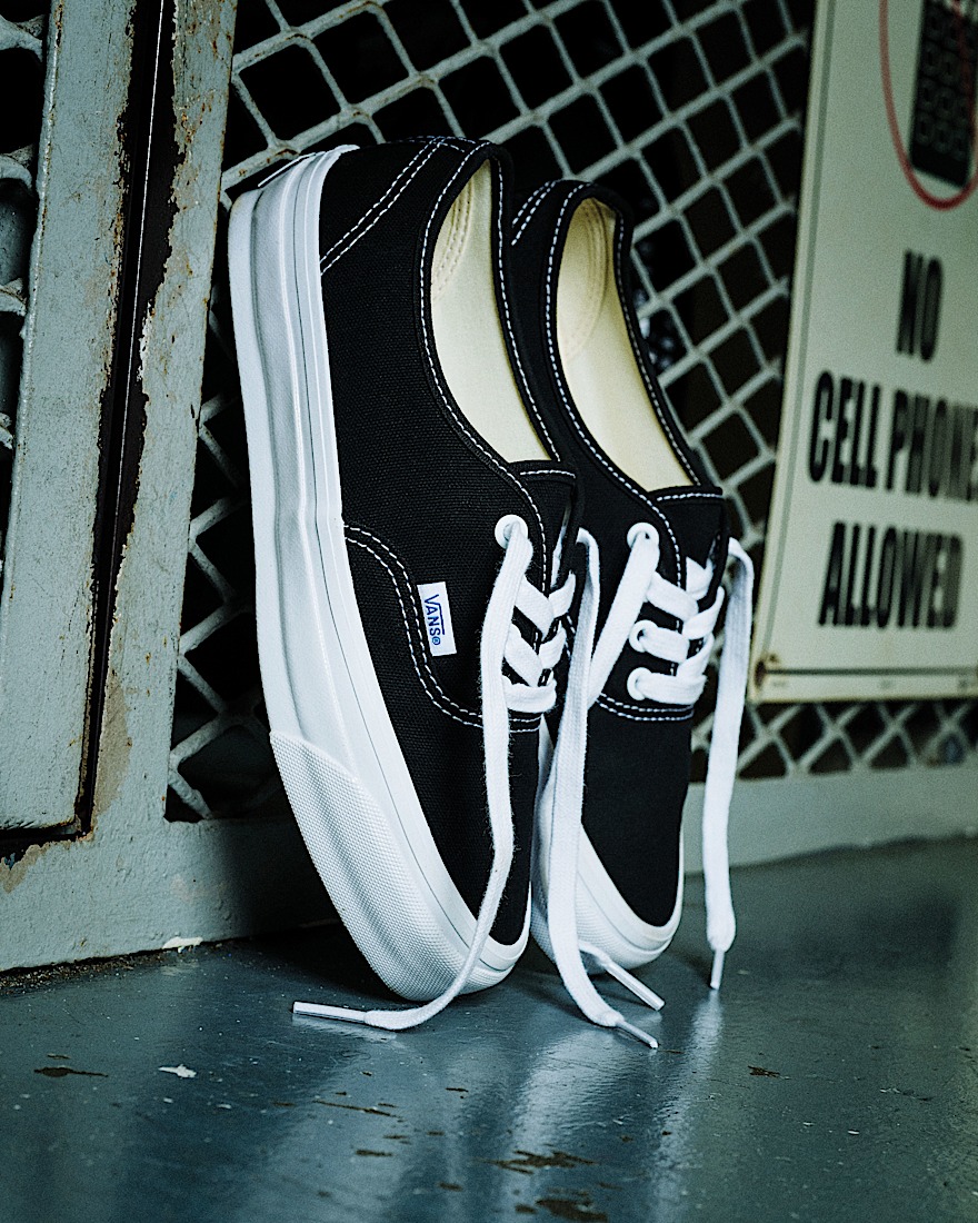 Premium Authentic Shoe VANS Black  White ALT5