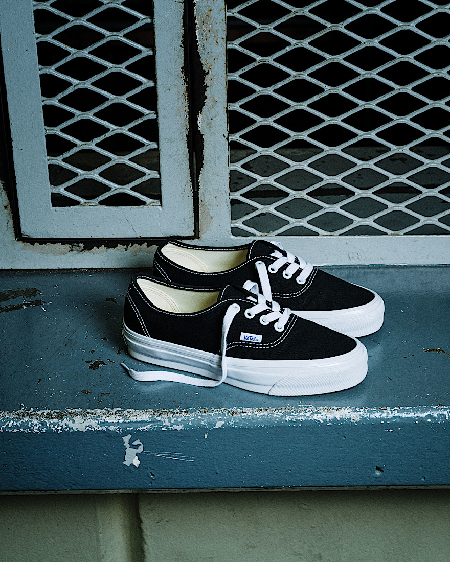 Premium Authentic Shoe VANS Black  White ALT6