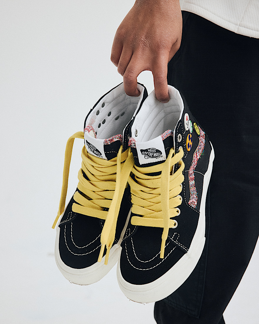 Big Kids Sk8Hi Shoe VANS Black Marshmallow White ALT6